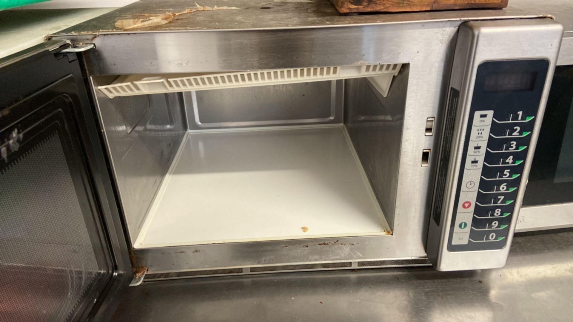 Commercial microwave - Image 2 of 2