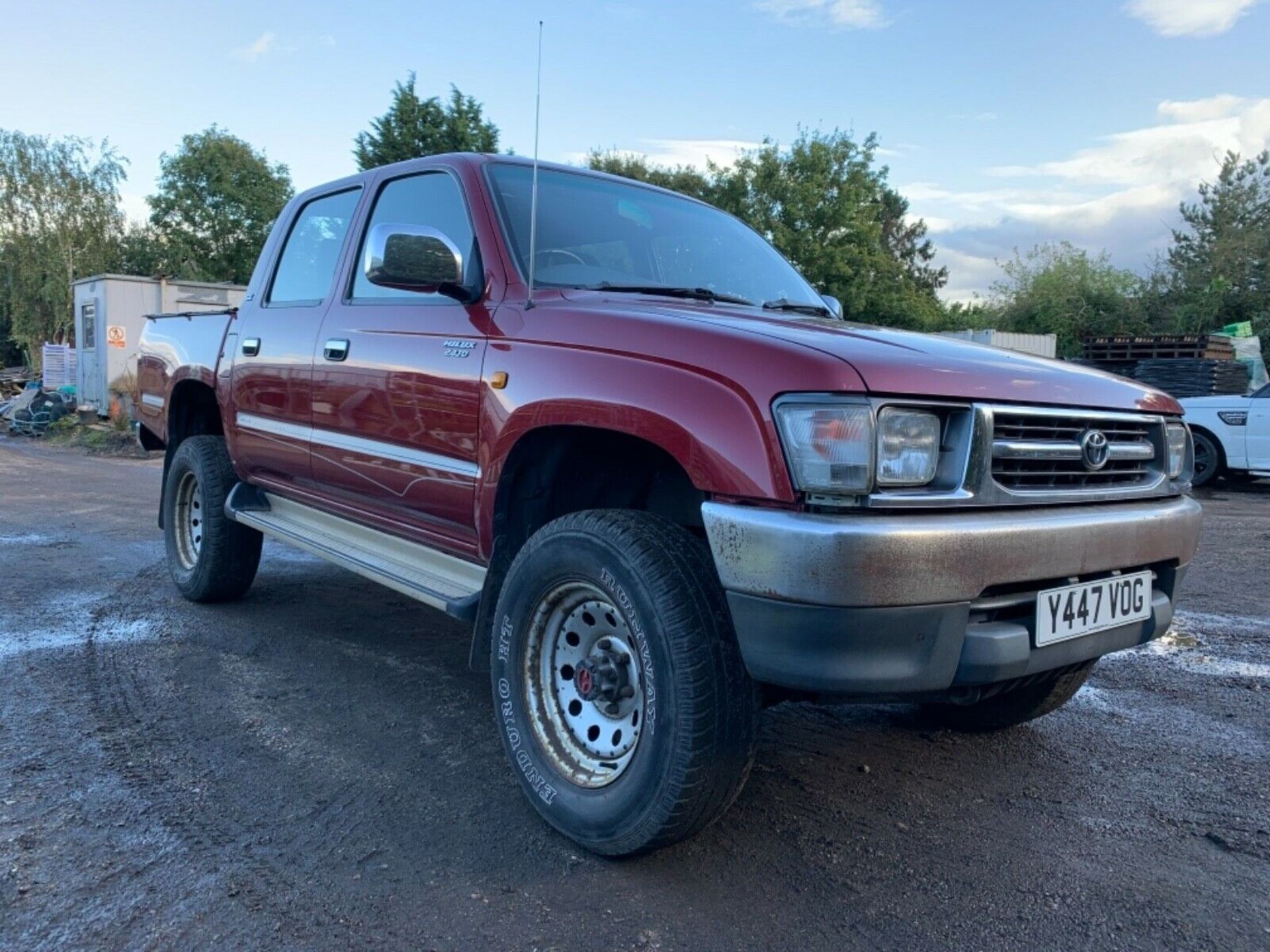 Toyota Hilux Pickup 4x4 - Image 4 of 12