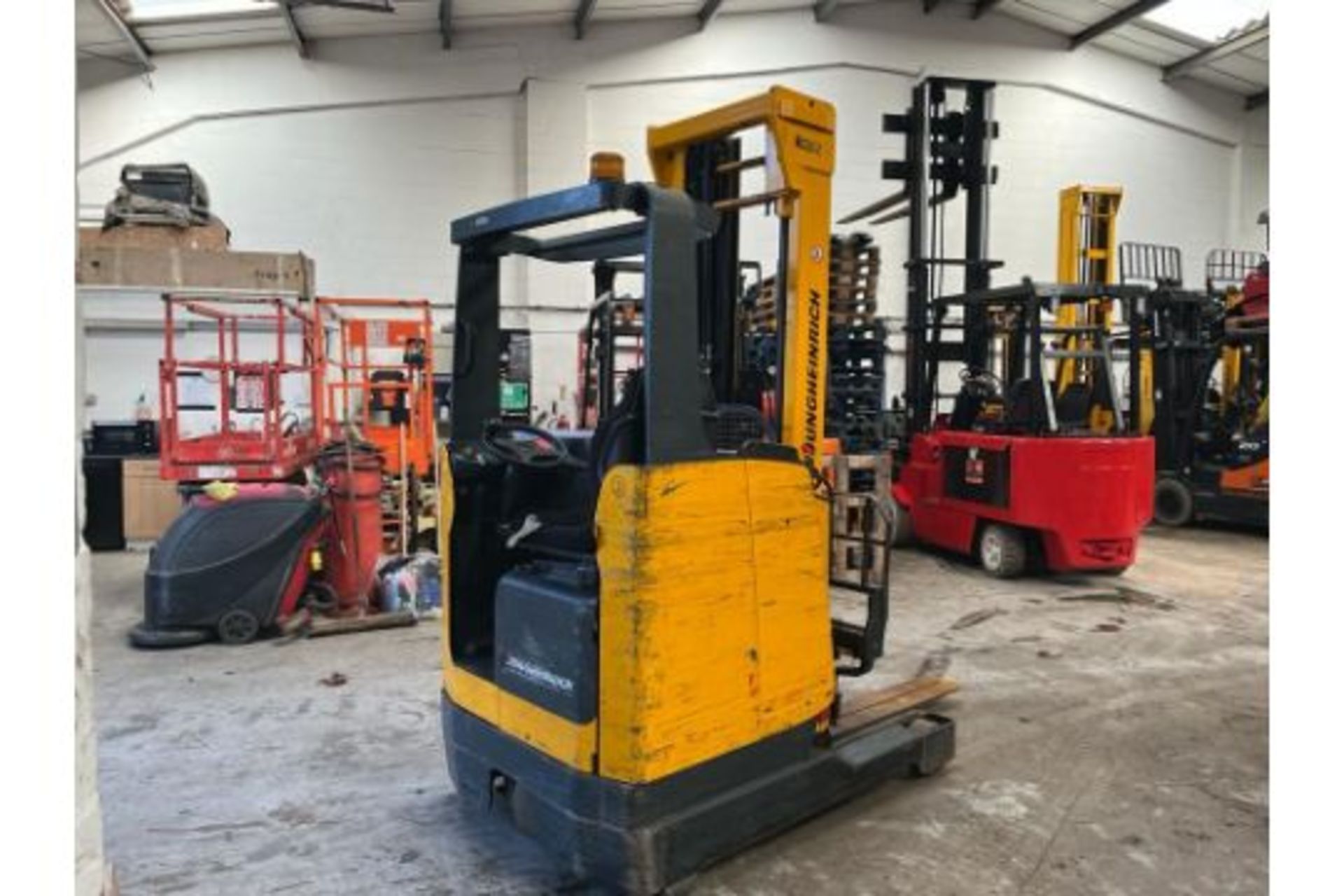 R1392 Reach Truck - Image 2 of 2