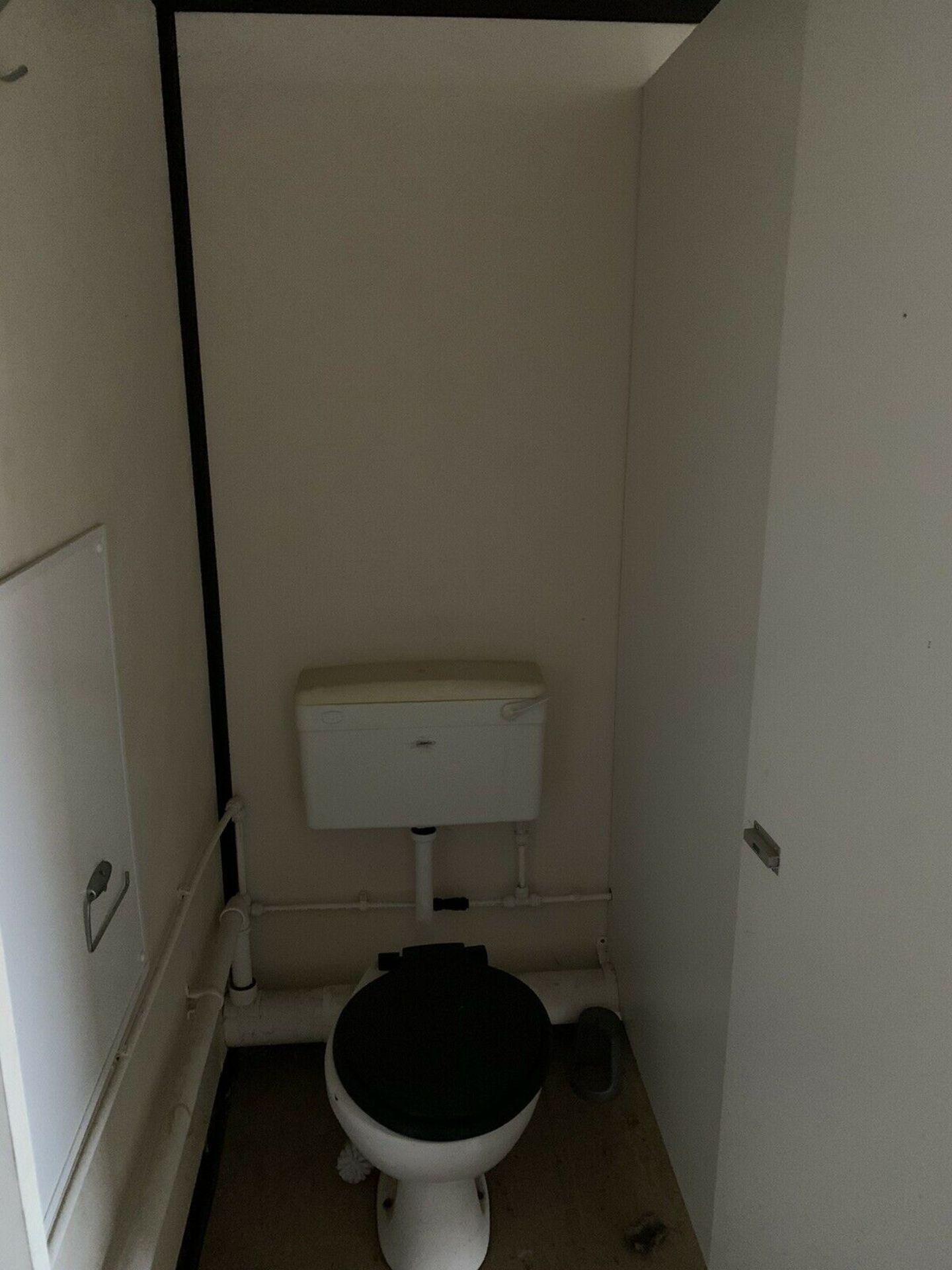 Portable Toilet Block With Shower - Image 4 of 10