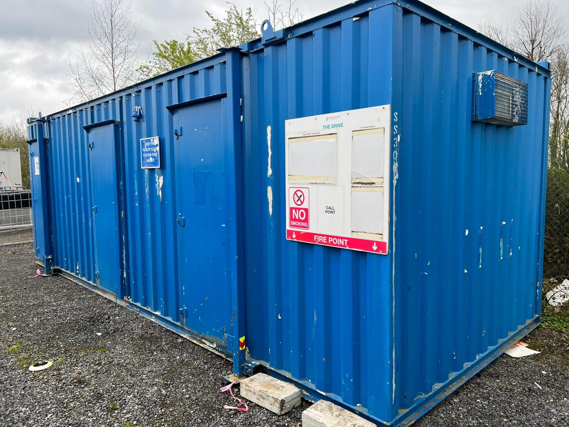 24ft 3 + 1 toilet + changing room - Image 2 of 8