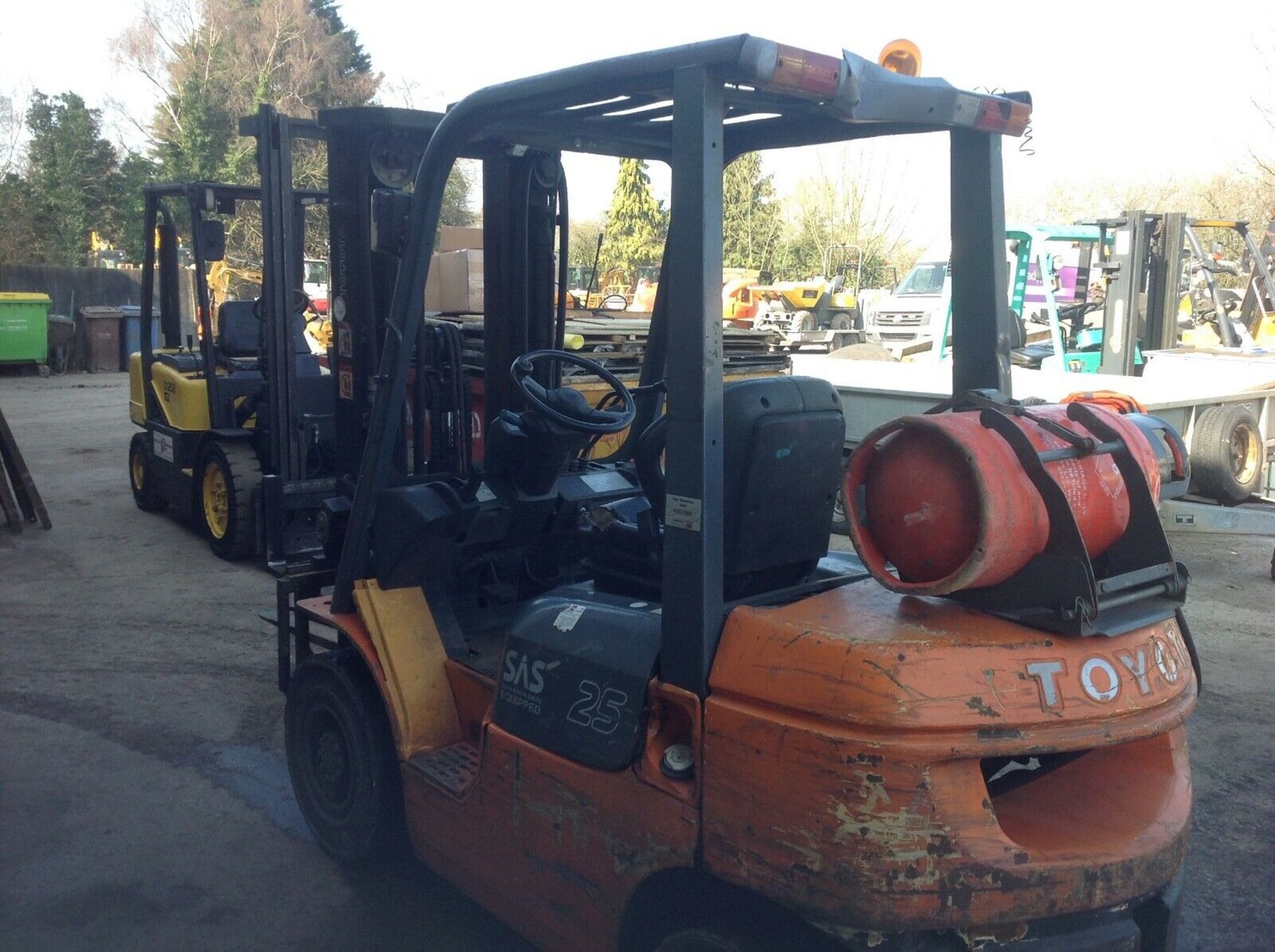 Toyota 2.5 ton gas forklift truck - Image 3 of 8