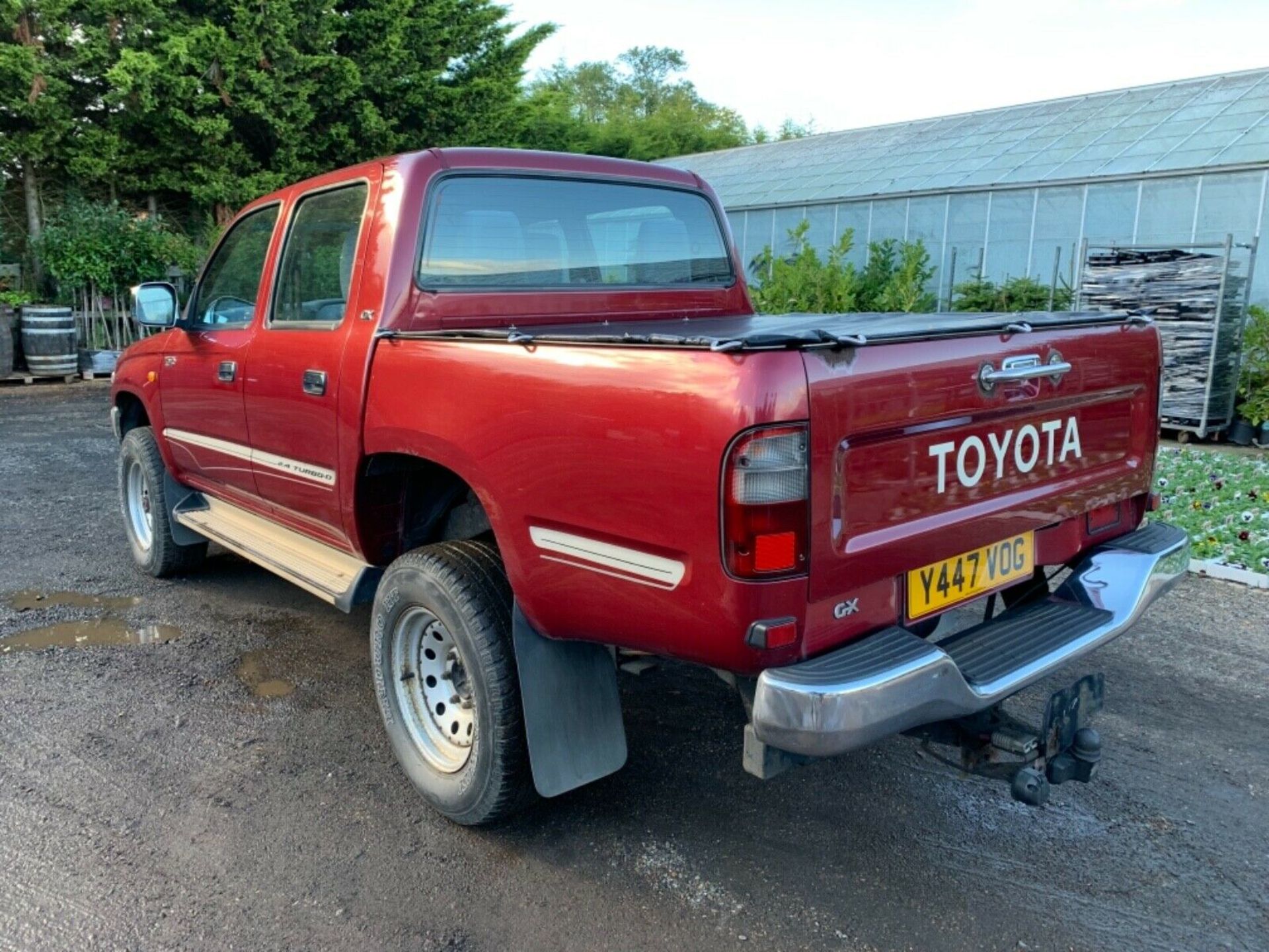 Toyota Hilux Pickup 4x4 - Image 5 of 12