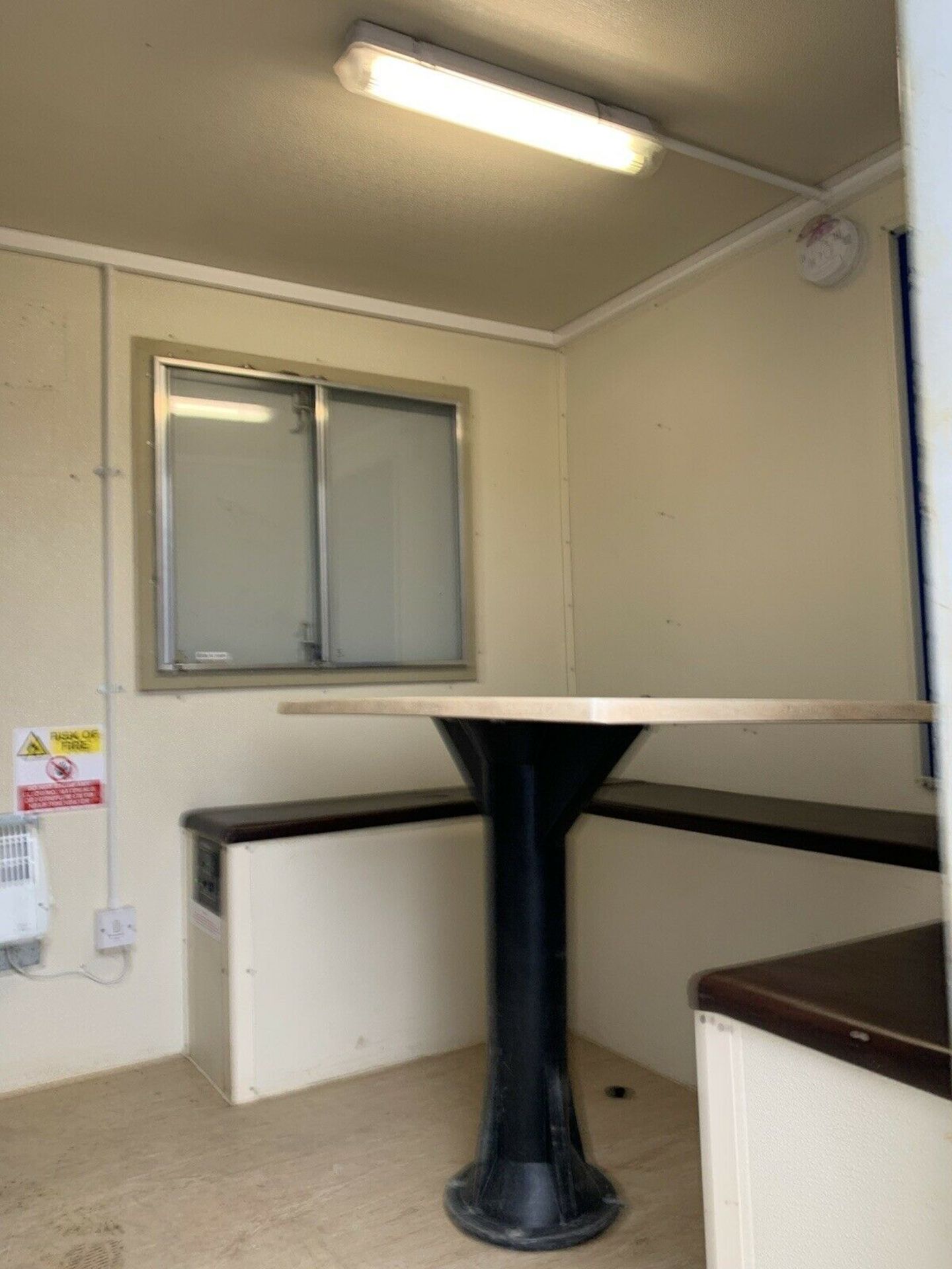 Groundhog Towable Welfare Unit Site Office Canteen - Image 7 of 9
