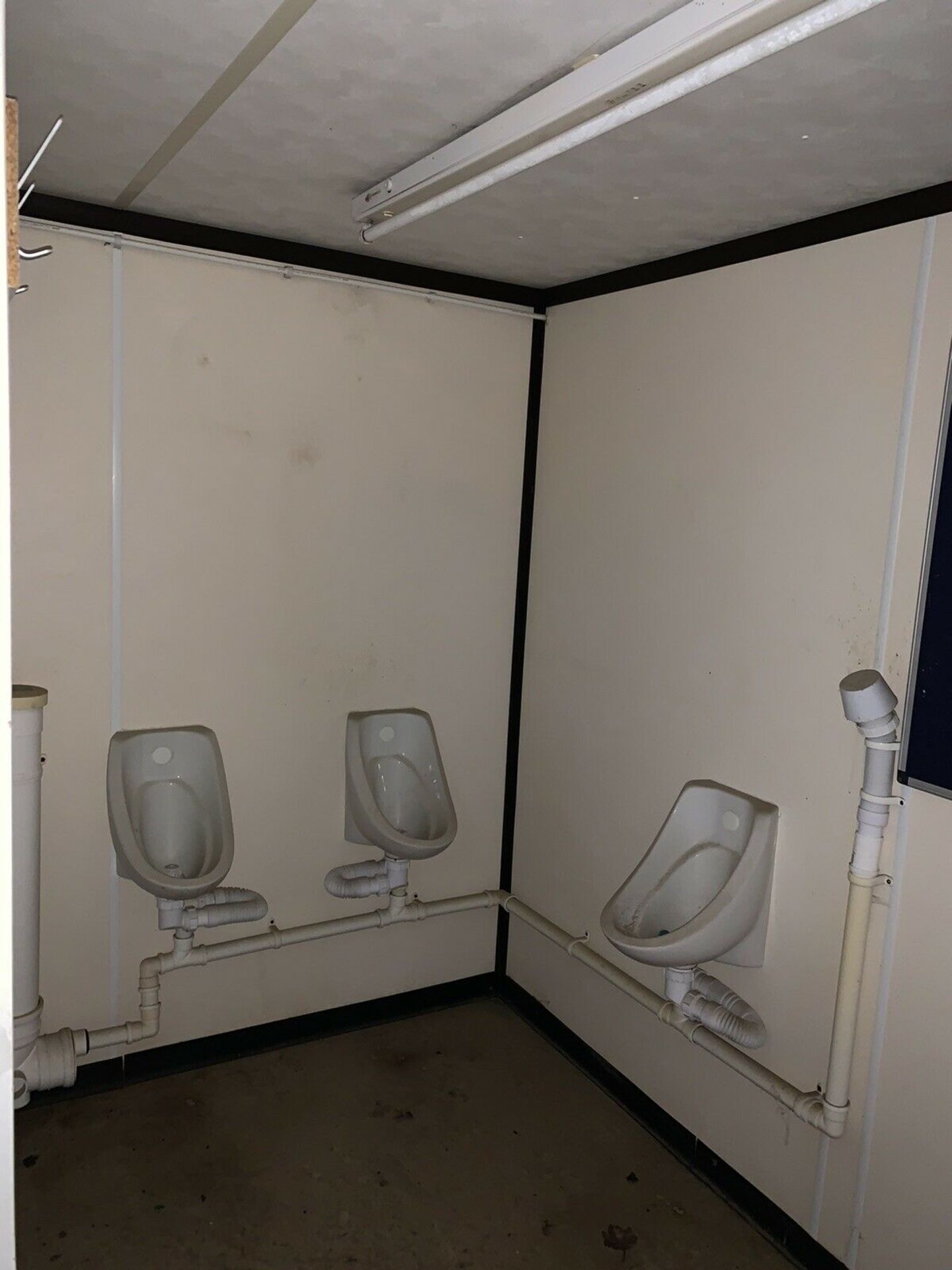 Portable Toilet Block With Shower - Image 8 of 10