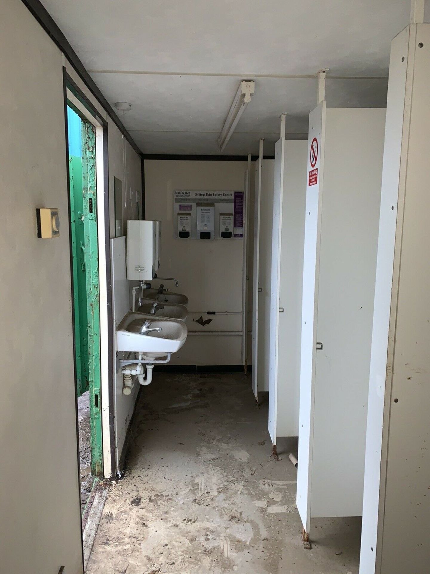 Portable Toilet Block With Shower - Image 9 of 10
