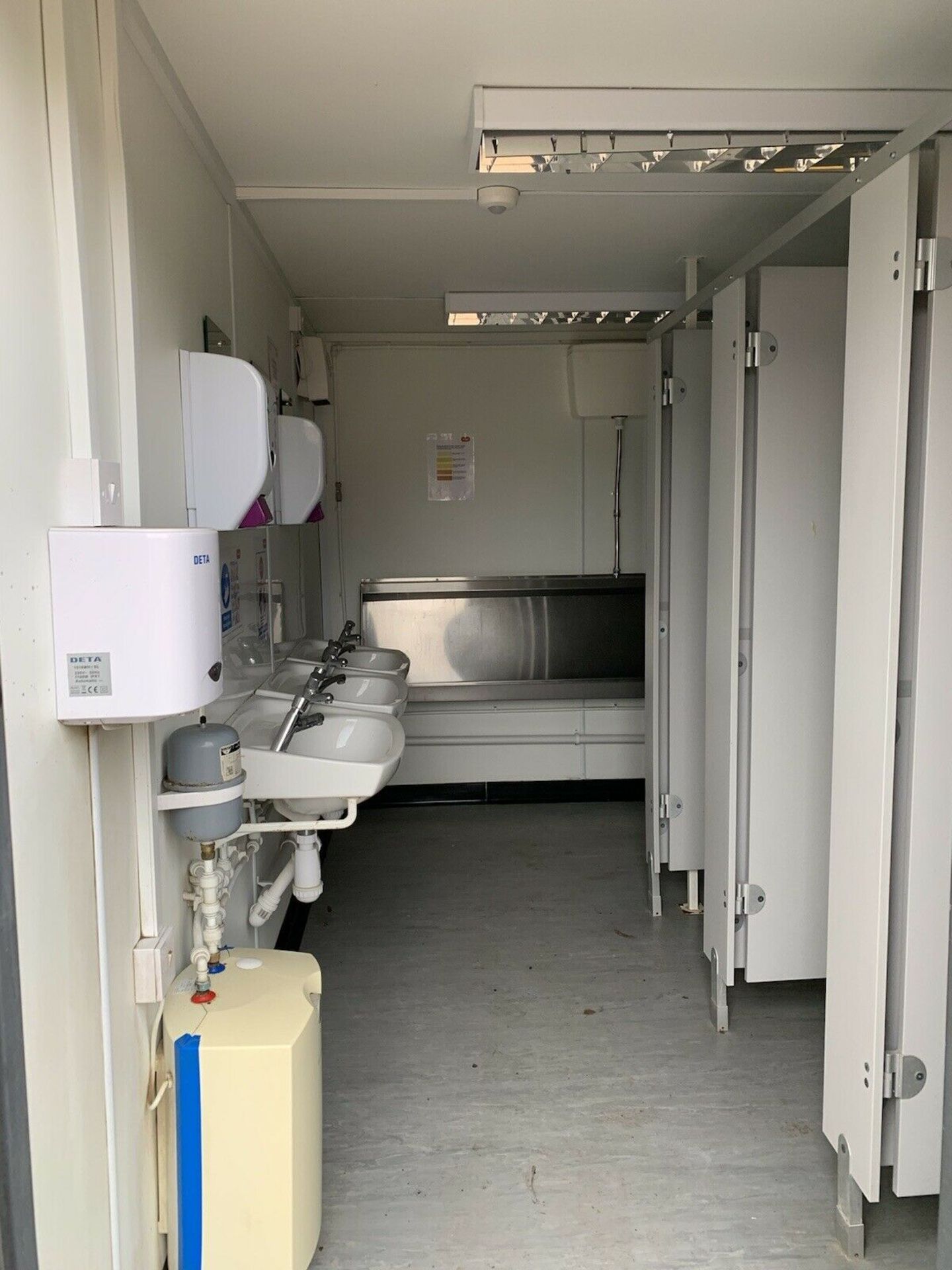 32ft Portable Toilet Block Drying Room Office Site - Image 2 of 11