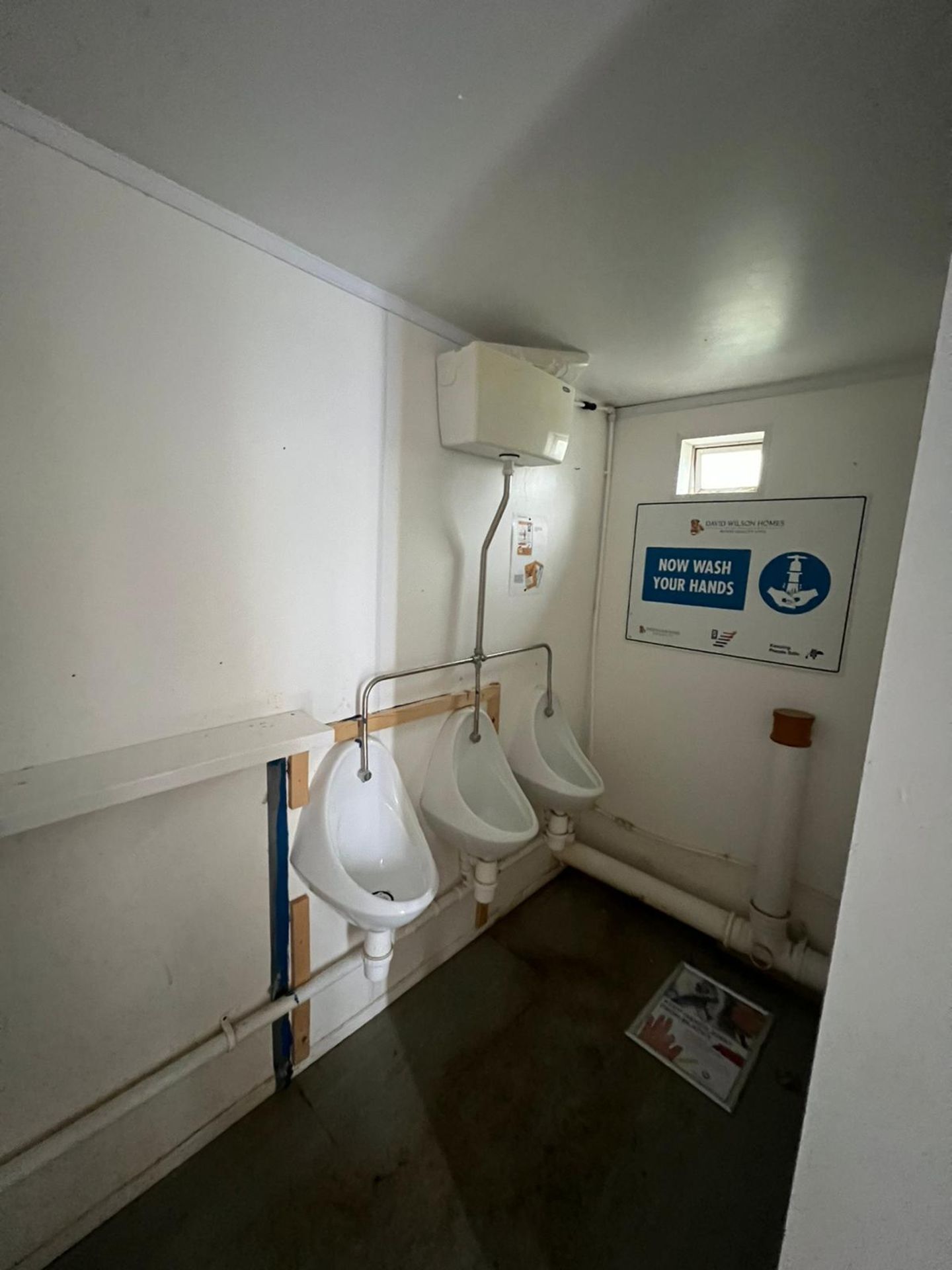 24ft 3 + 1 toilet + changing room - Image 3 of 8