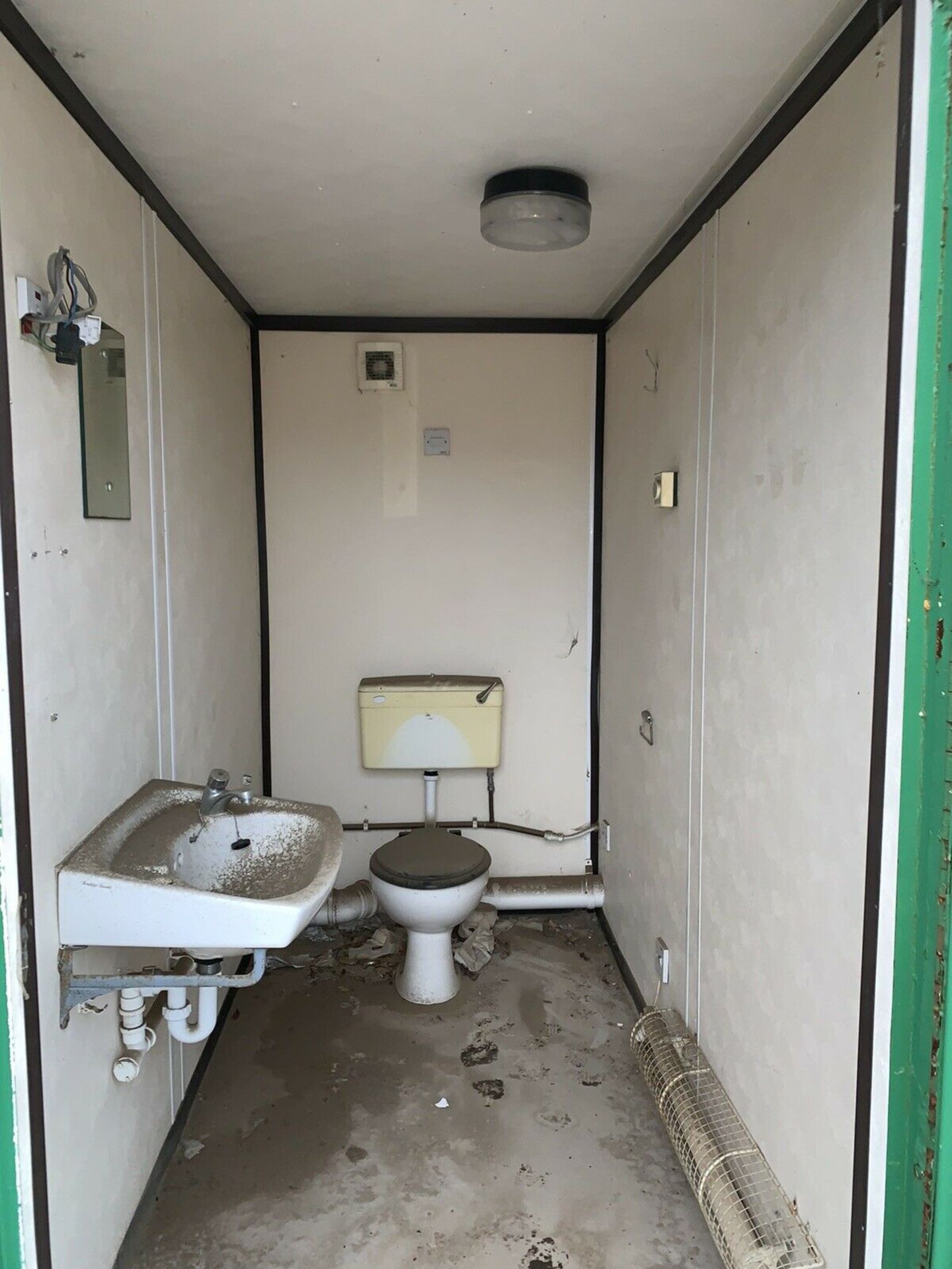 Portable Toilet Block With Shower - Image 10 of 10