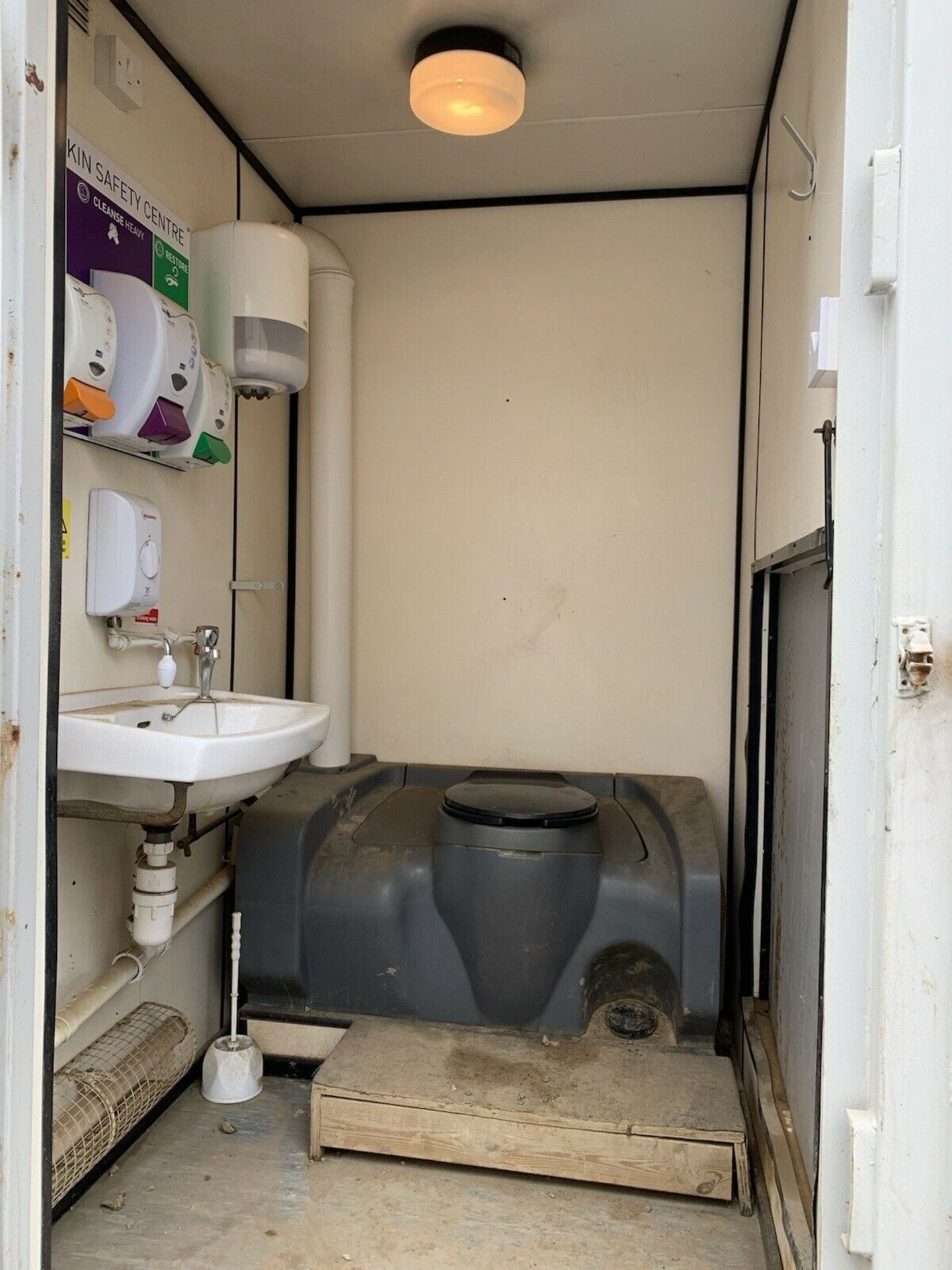 Portable Office Site Cabin Canteen Welfare Unit To - Image 3 of 9