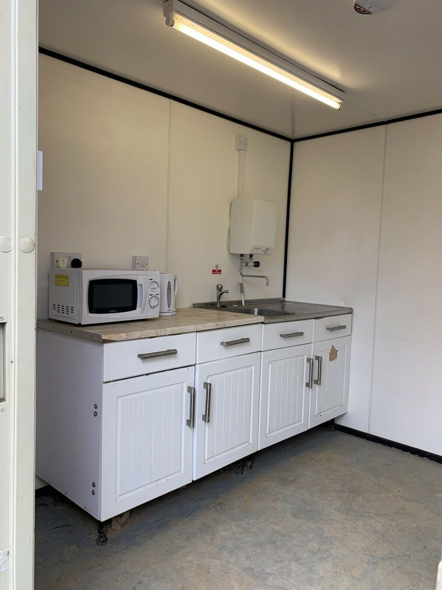 Portable Welfare Unit Site Cabin Office Canteen Wi - Image 6 of 8