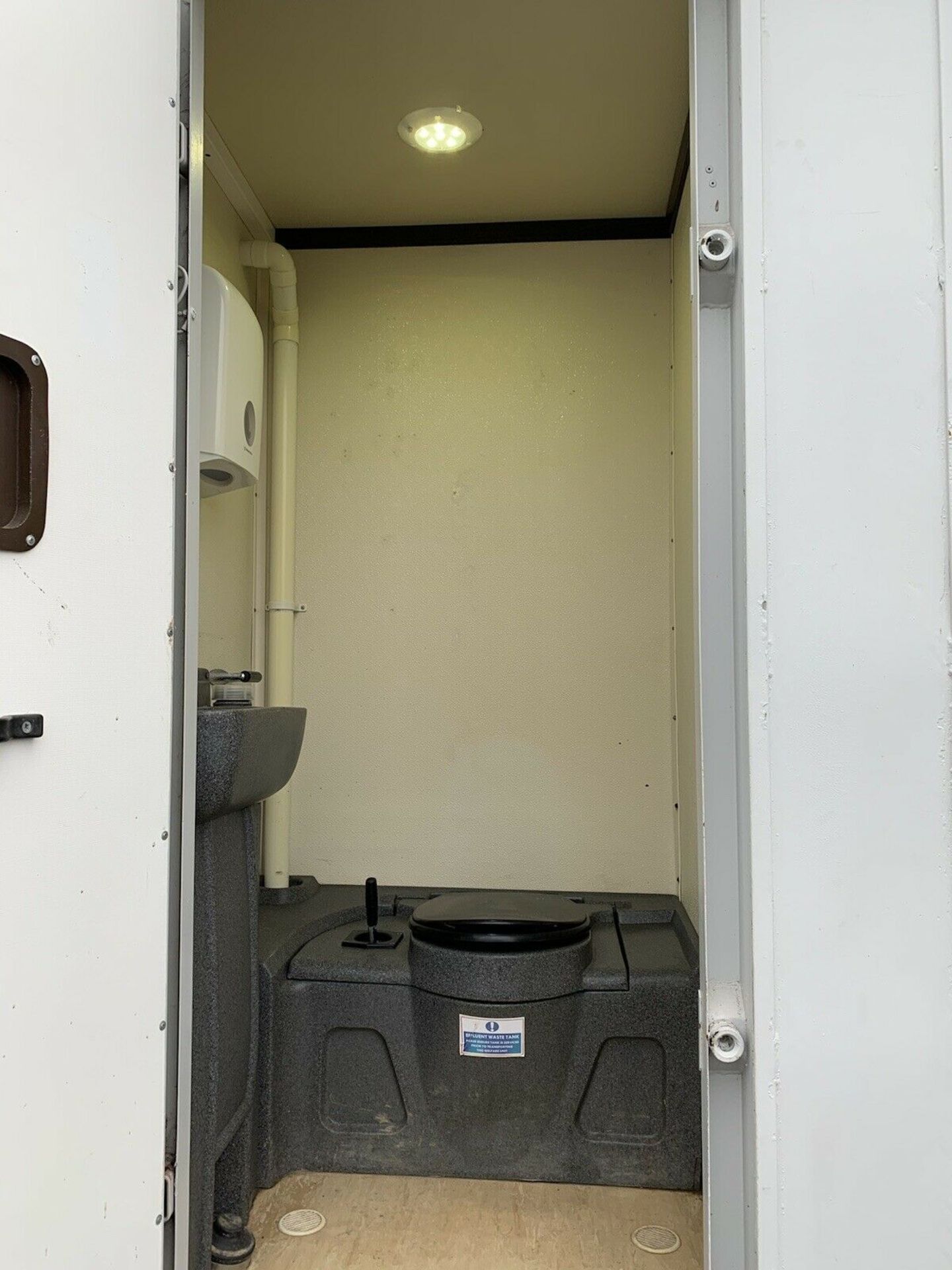 Groundhog Towable Welfare Unit Site Office Canteen - Image 4 of 9