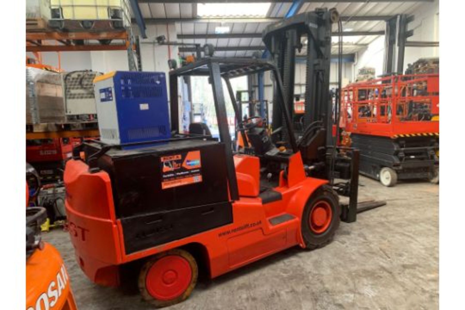 R1333 10t Electric Forklift - Image 2 of 2