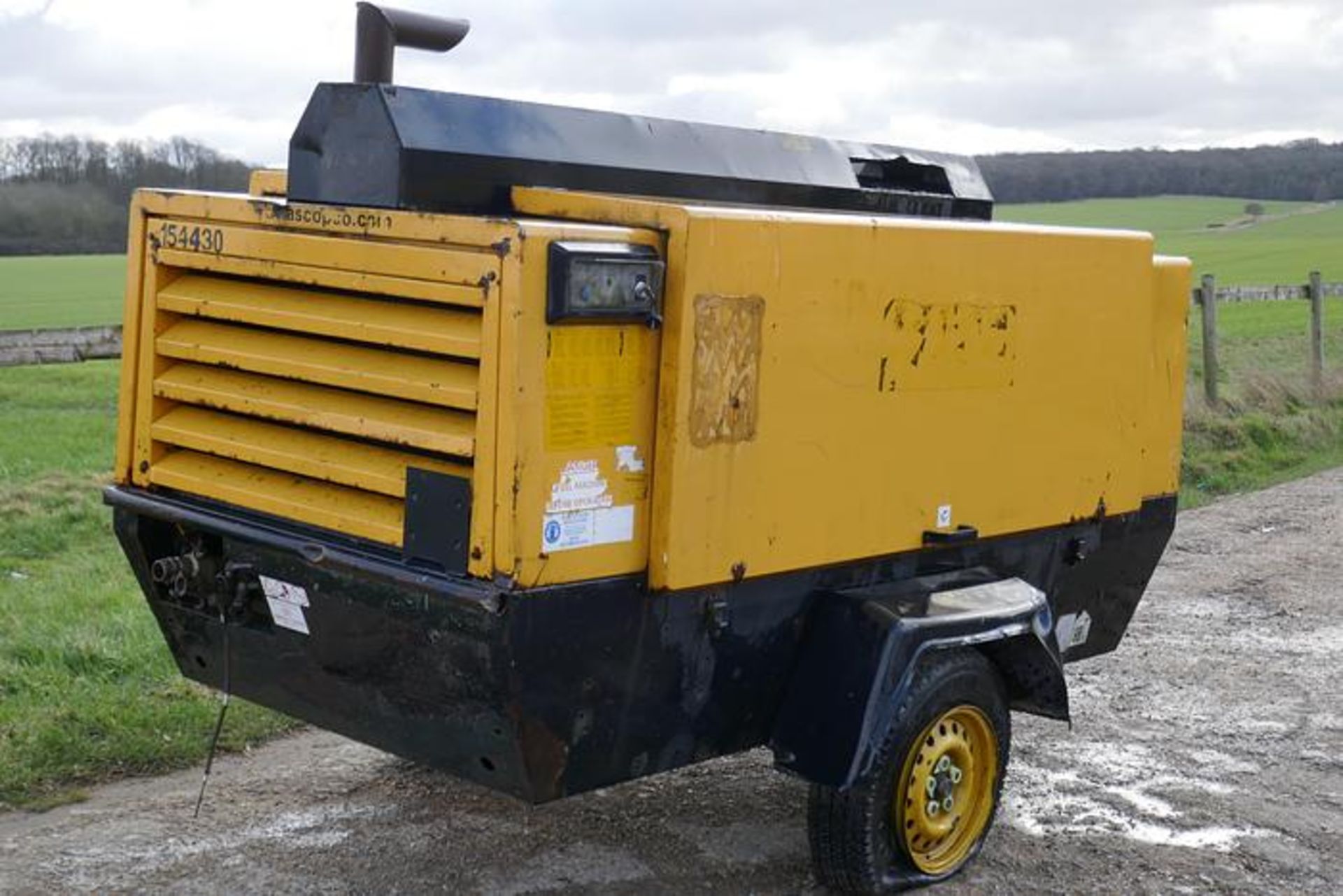 Atlas Copco XAS146 - Image 2 of 11