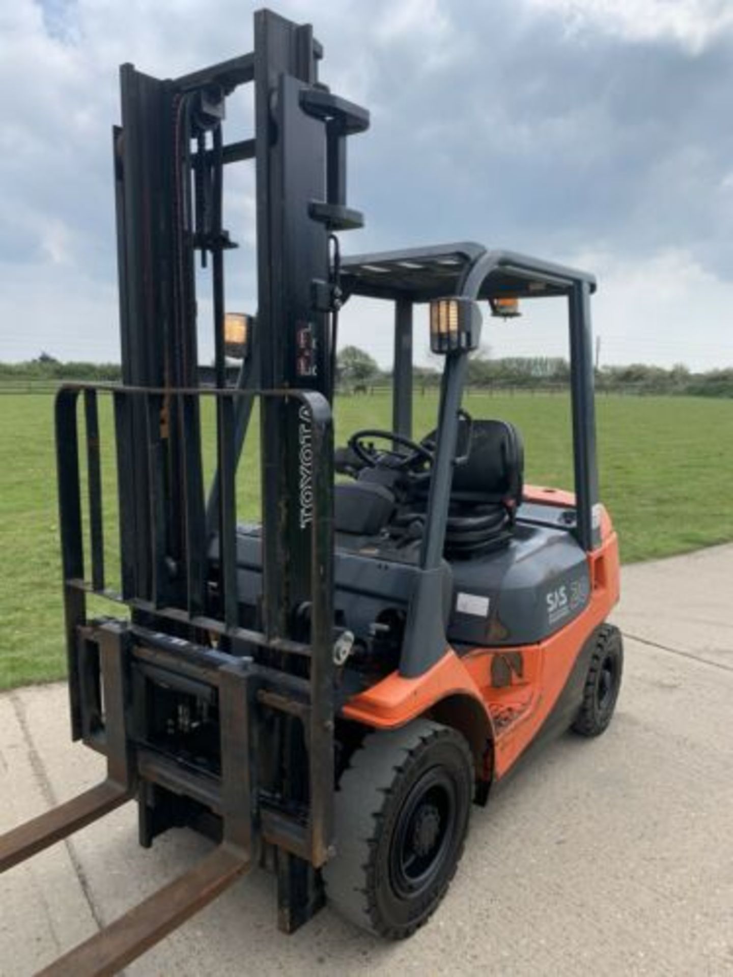 Toyota 2 diesel forklift truck - Image 2 of 6