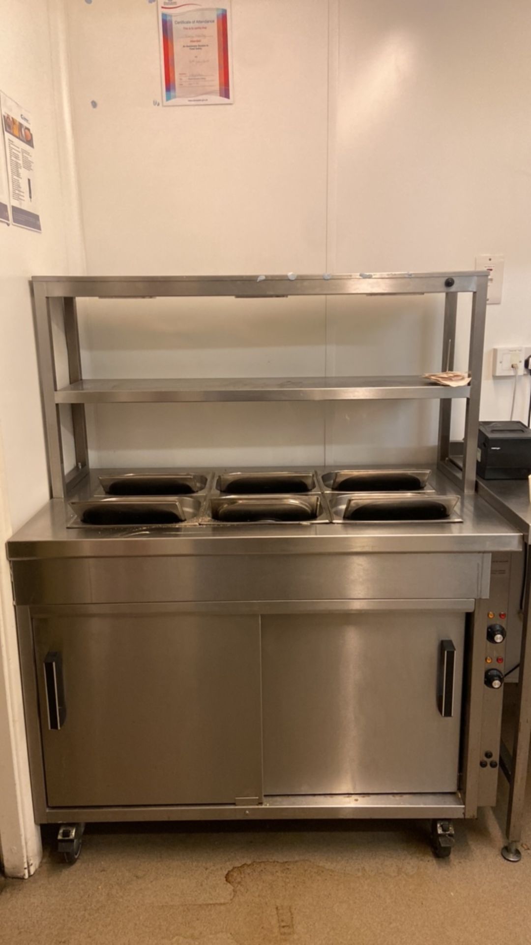 Bain Marie, hot cupboard & heat lamps