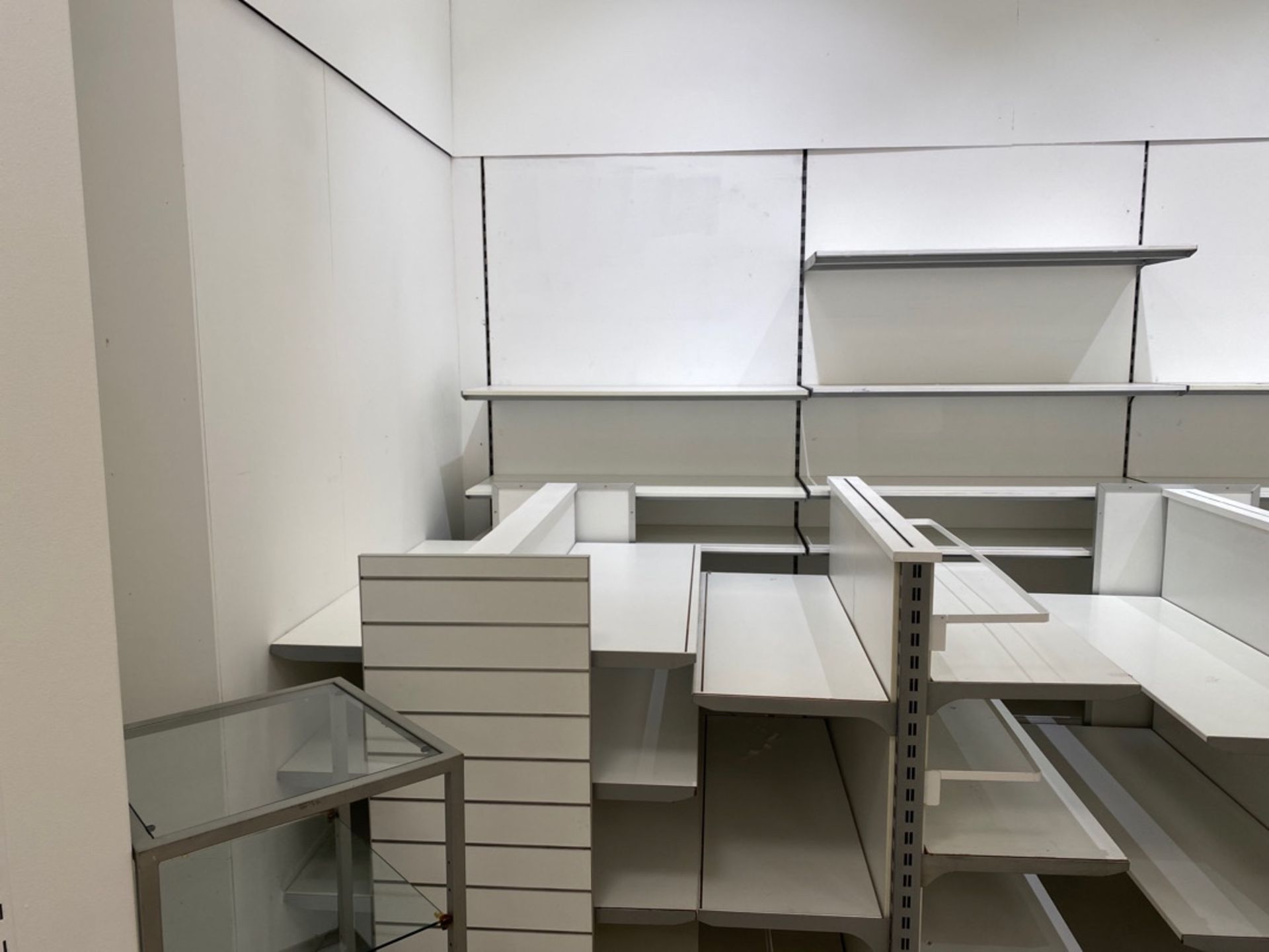 Set Of Two White Clothing Display Shelving - Image 4 of 4