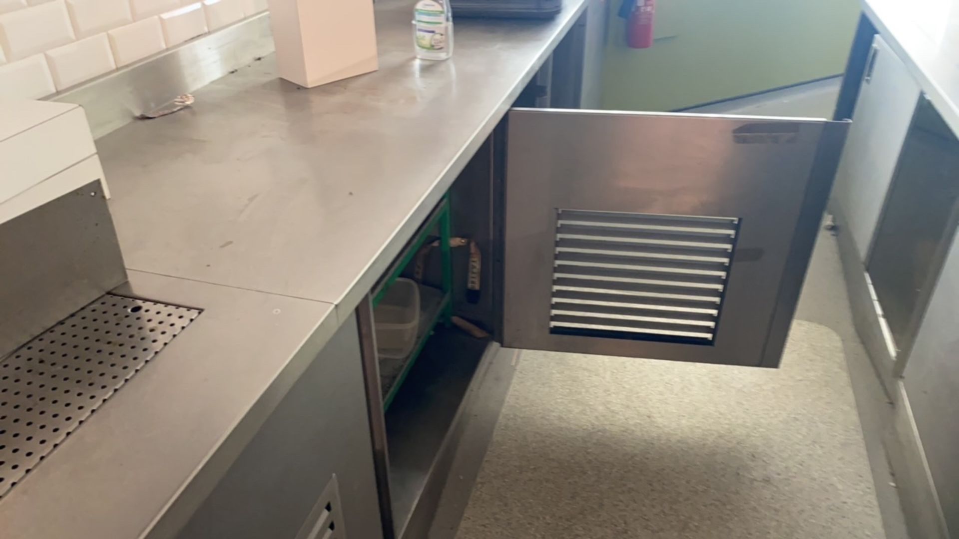 Large Stainless Steel Prep And Storage Station - Image 4 of 5