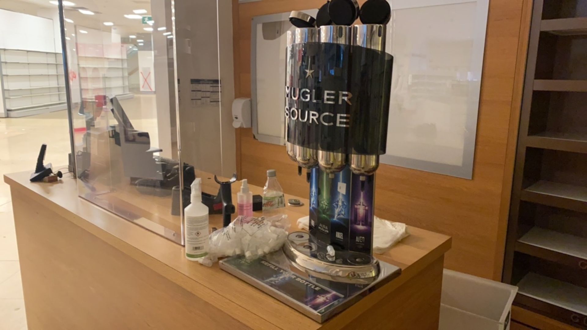Mugler Source Perfume Refil Station - Image 2 of 5