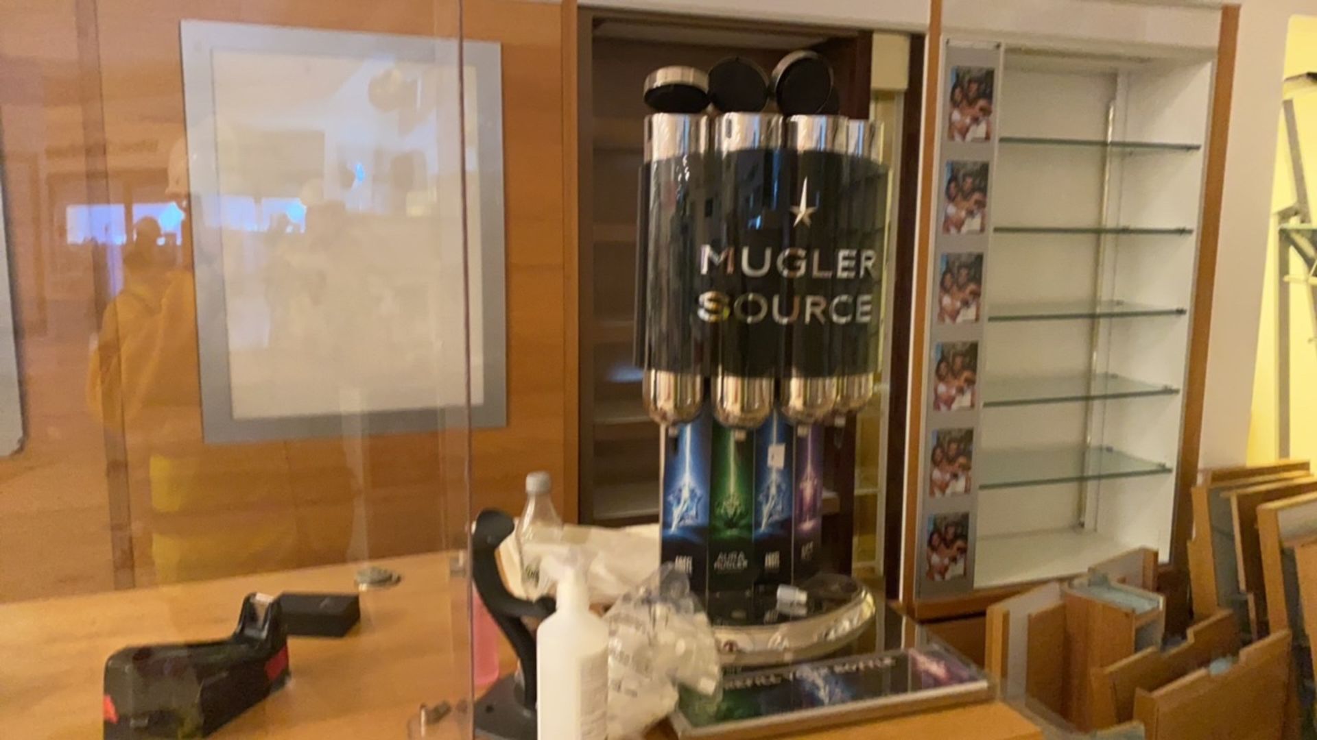 Mugler Source Perfume Refil Station
