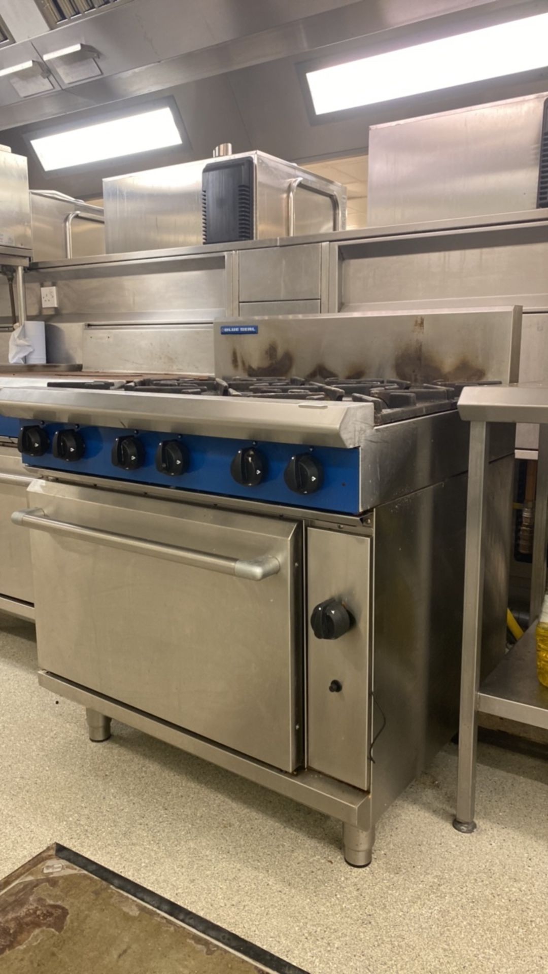 Blue Seal 6 Burner Range with Oven - Image 4 of 5