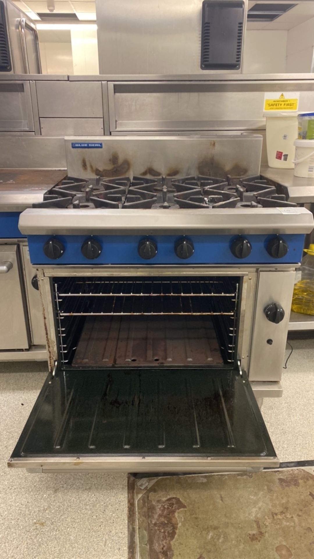 Blue Seal 6 Burner Range with Oven - Image 3 of 5