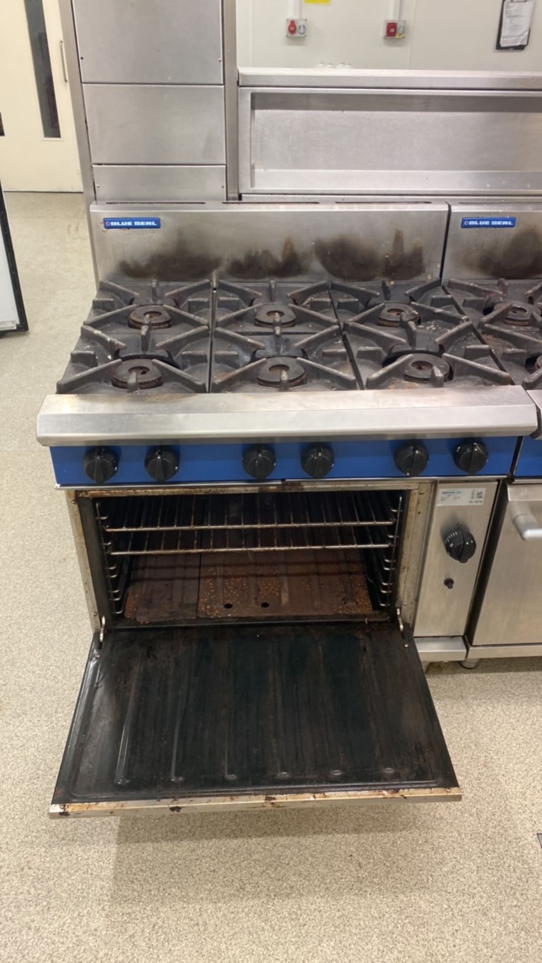 Blue Seal 6 Burner Range with Oven - Image 2 of 3