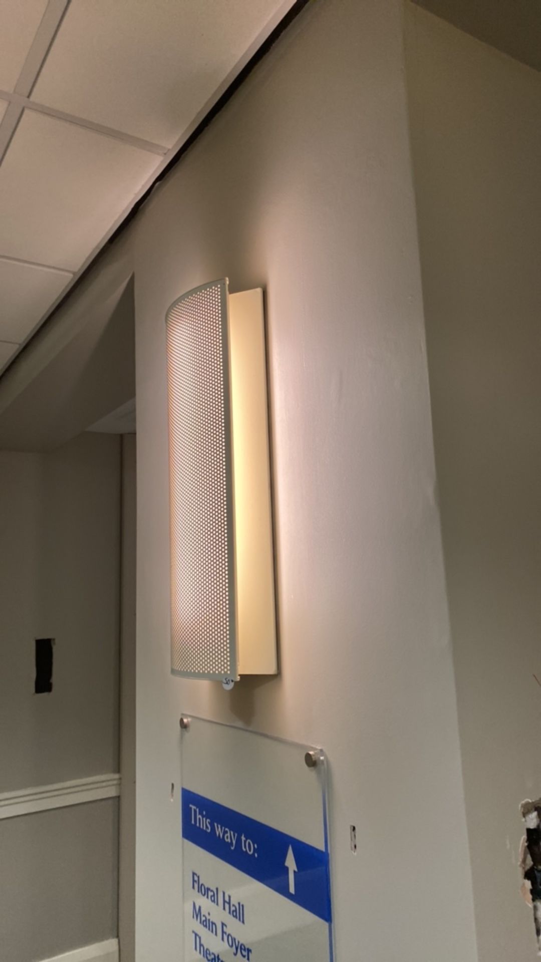 Wall Light X3 - Image 3 of 4