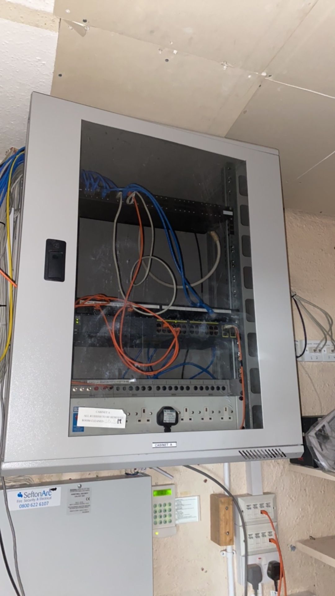 Electrical Server - Image 3 of 3