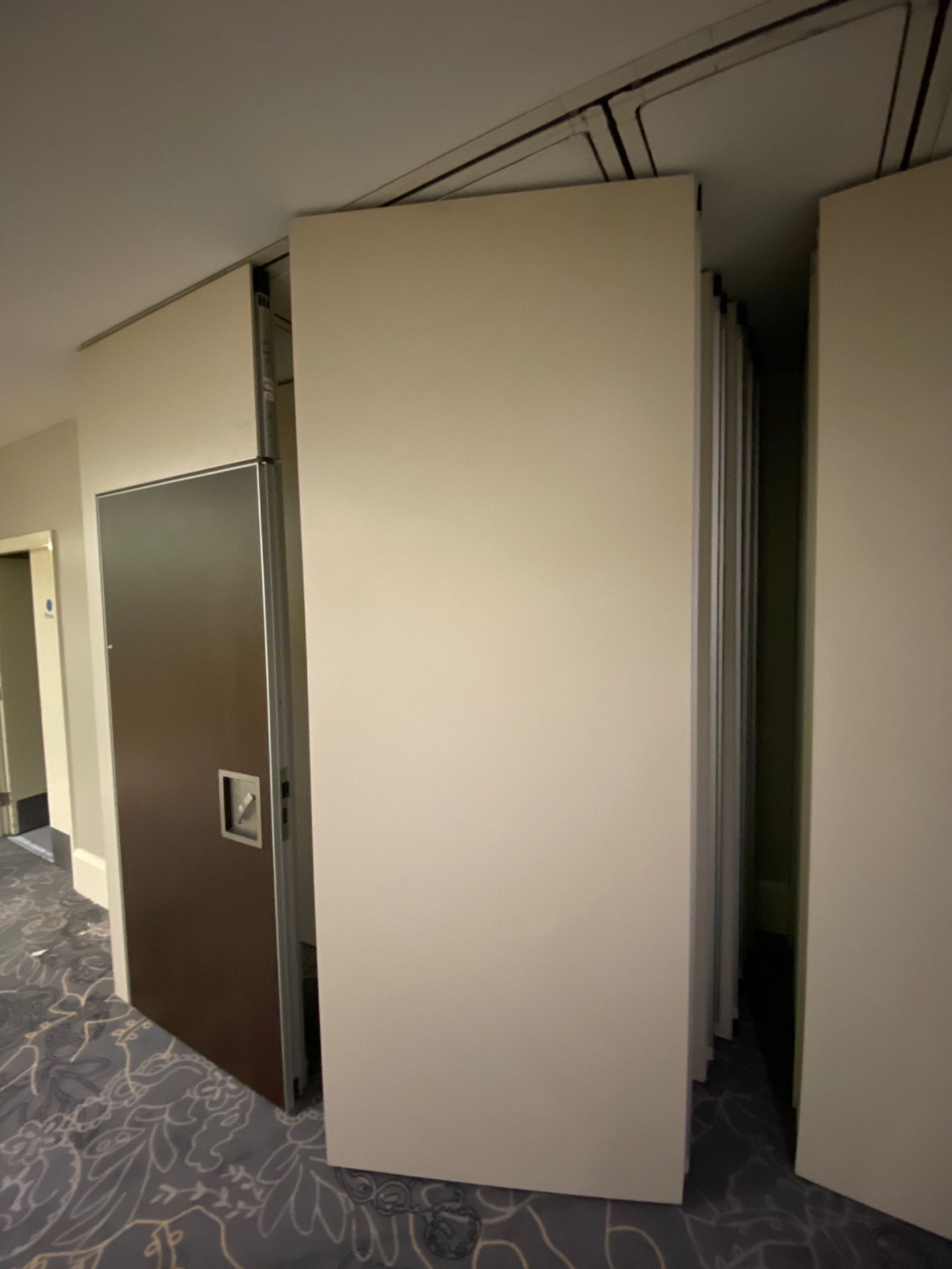 Accordial Partition Wall X30 - Image 2 of 4