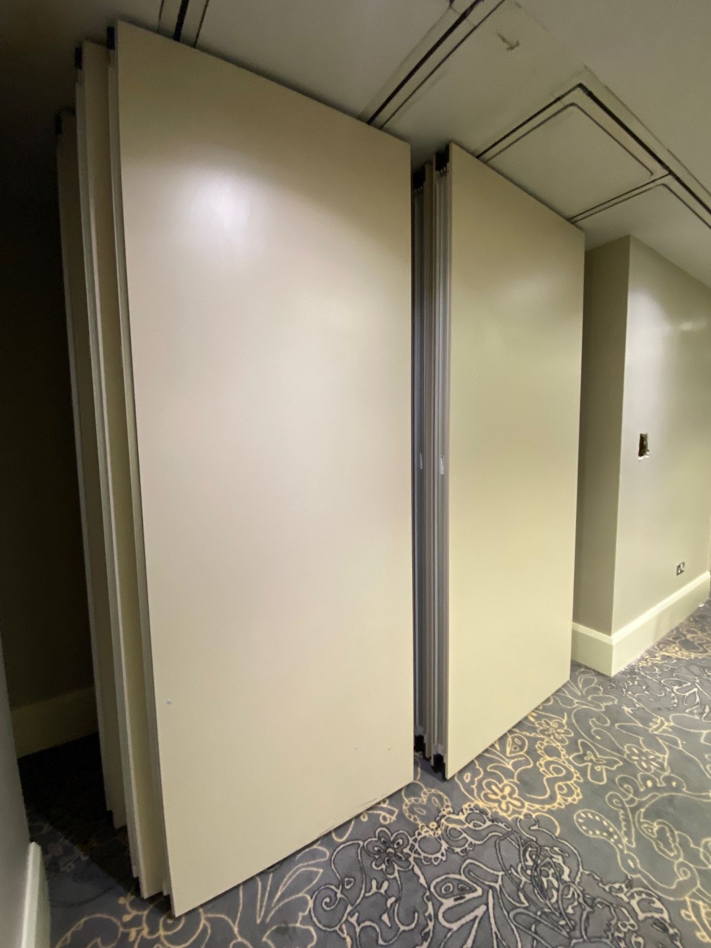 Accordial Partition Wall X20