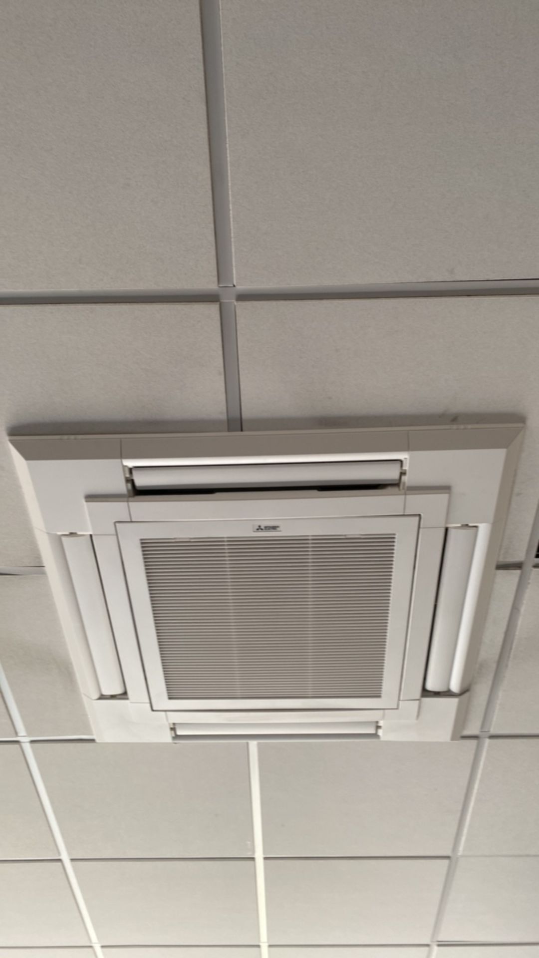 Mitsubishi Air Conditioning X4 - Image 2 of 6