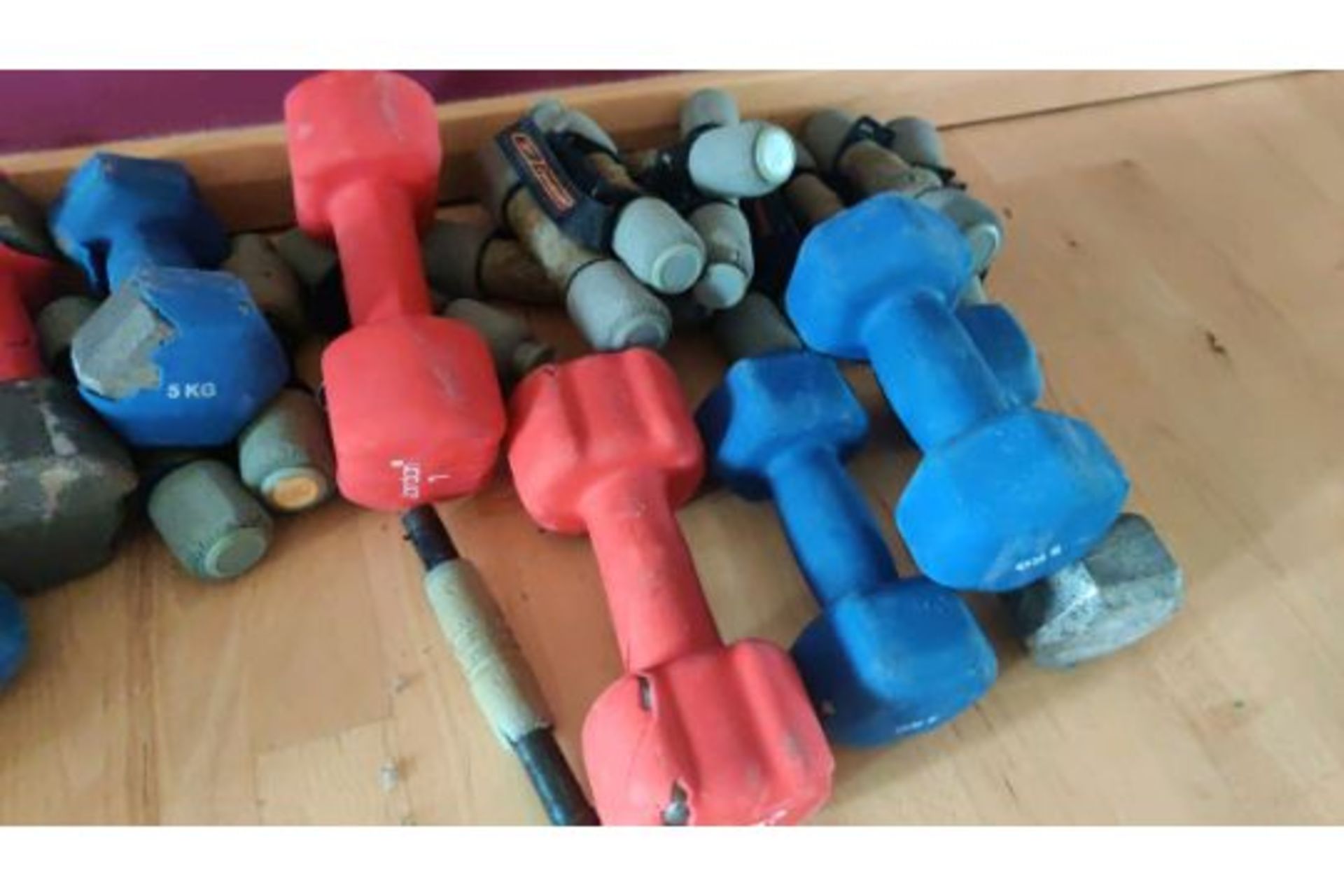 Selection of weights - Image 3 of 4