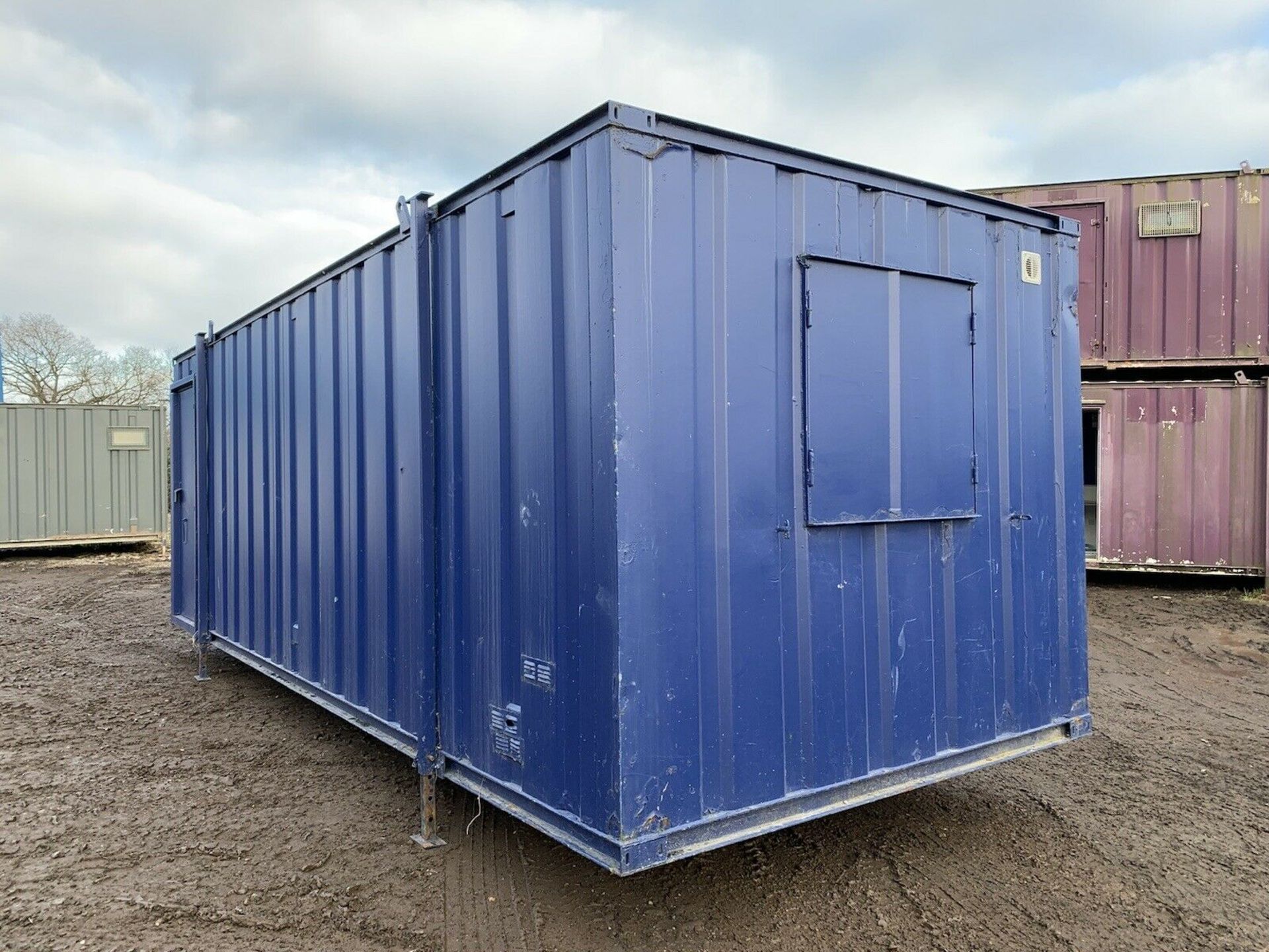 24ft Portable Office Site Cabin Welfare Unit Anti Vandal Steel Container - Image 2 of 5