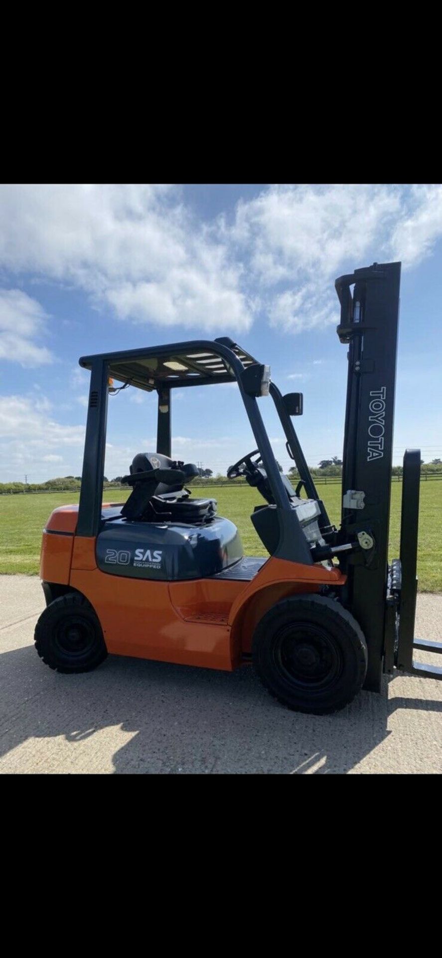 Toyota 2 Diesel Forklift - Image 2 of 6