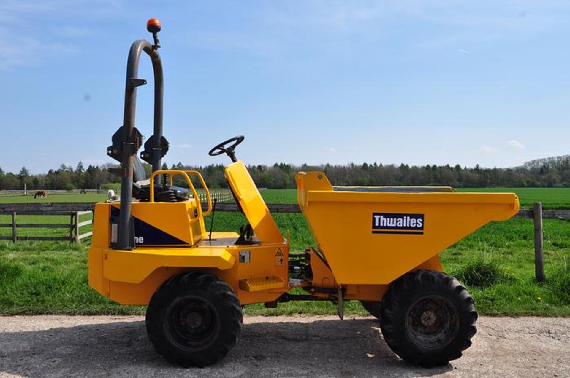 Thwaites 2 Tonne - Image 3 of 8