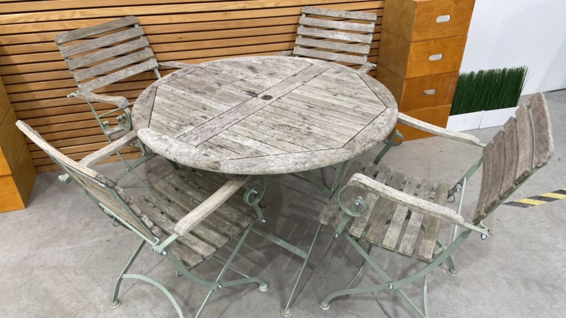 Laura Ashley Outside Table & Chairs - Image 7 of 10