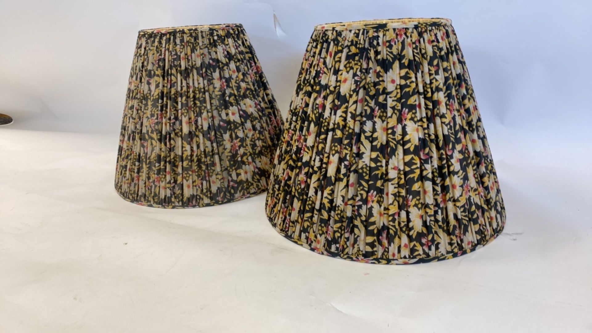 2x Lamp Shades With Flower Pattern - Image 3 of 4