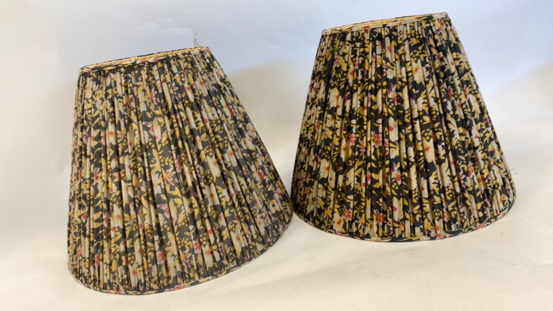 2x Lamp Shades With Flower Pattern - Image 4 of 4