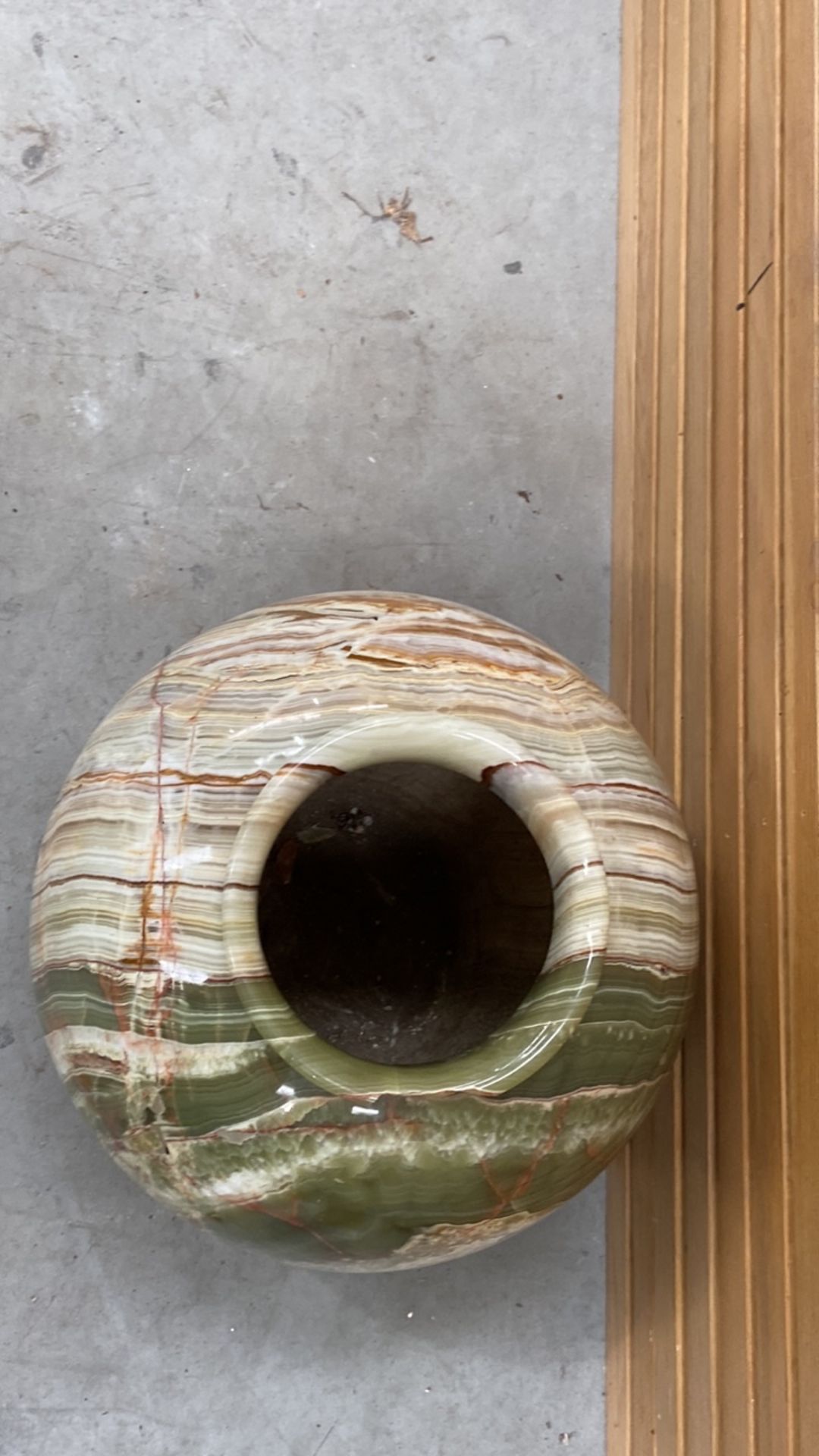 Mid-Century Onyx Green Vase - Image 3 of 9