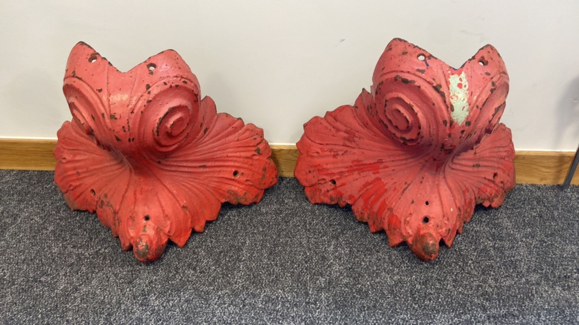 Cast Iron Red Outdoor Wall Mount X2