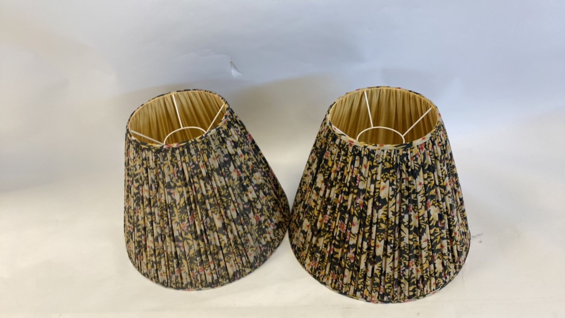 2x Lamp Shades With Flower Pattern - Image 2 of 4