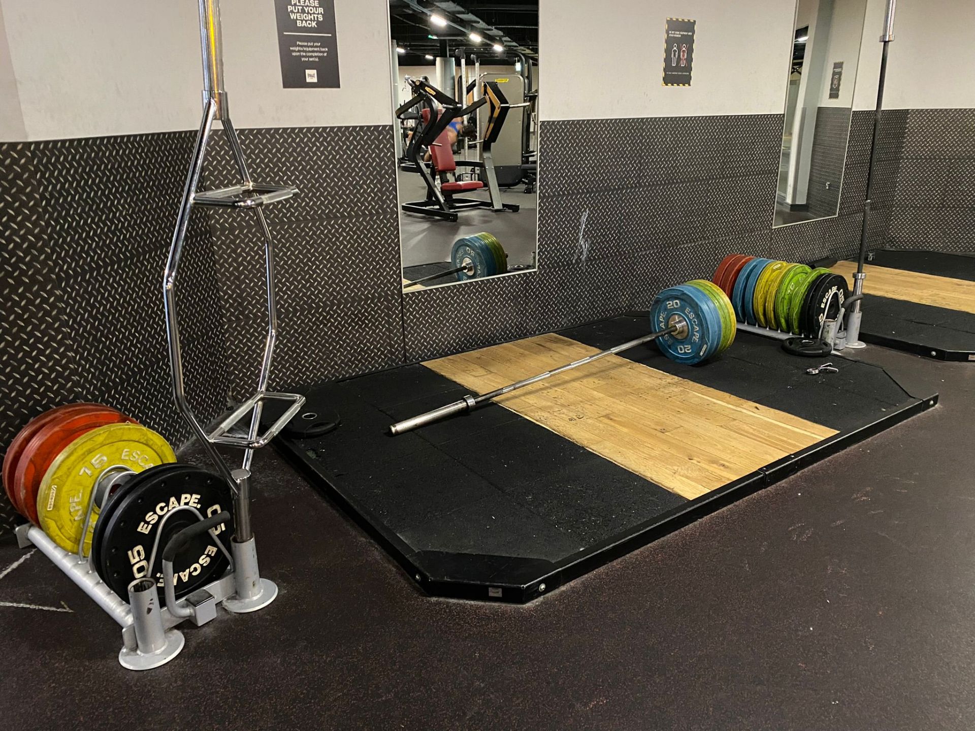 Deadlift Area - Image 3 of 5