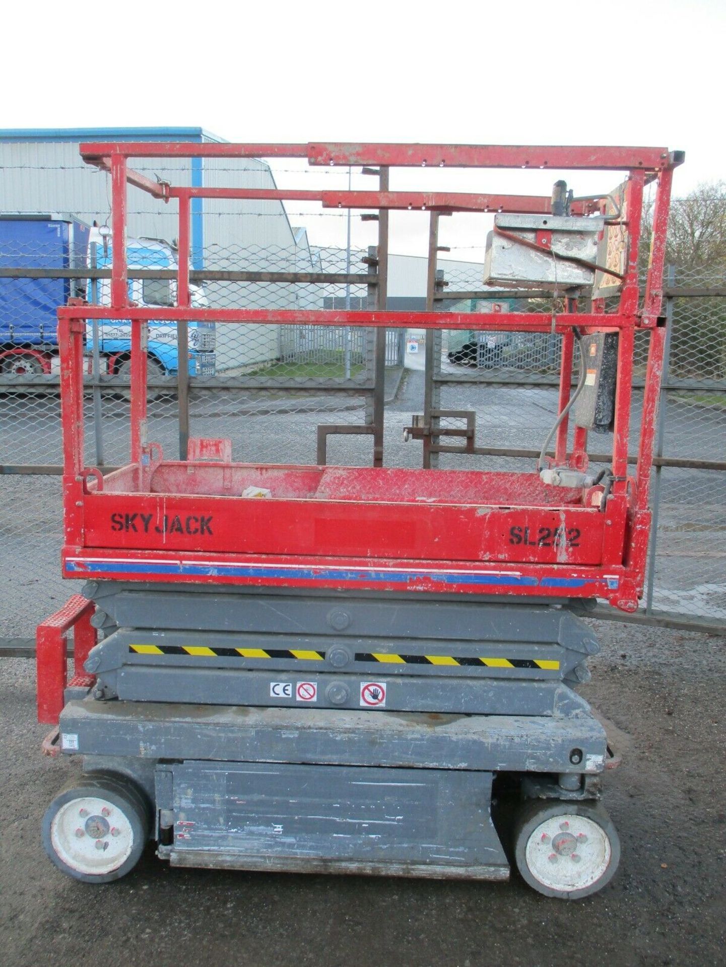 2013 Skyjack SJ3219 Scissor Lift Access Platform cherry picker genie 1932 - Image 5 of 6