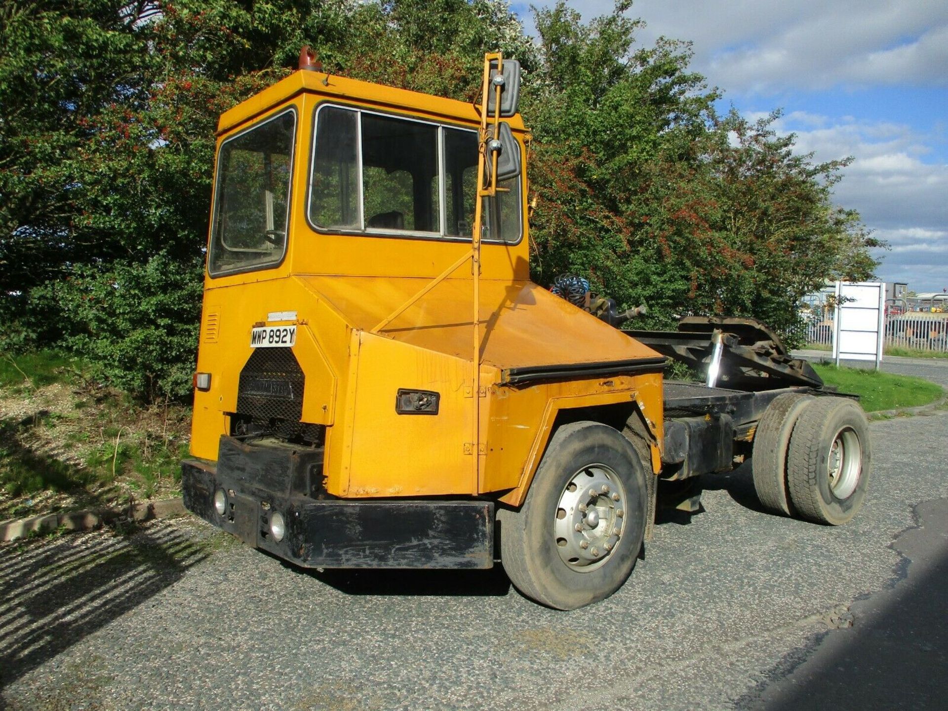 Reliance Dock spotter shunter tow tug tractor unit Perkins V8 Terberg - Image 8 of 11