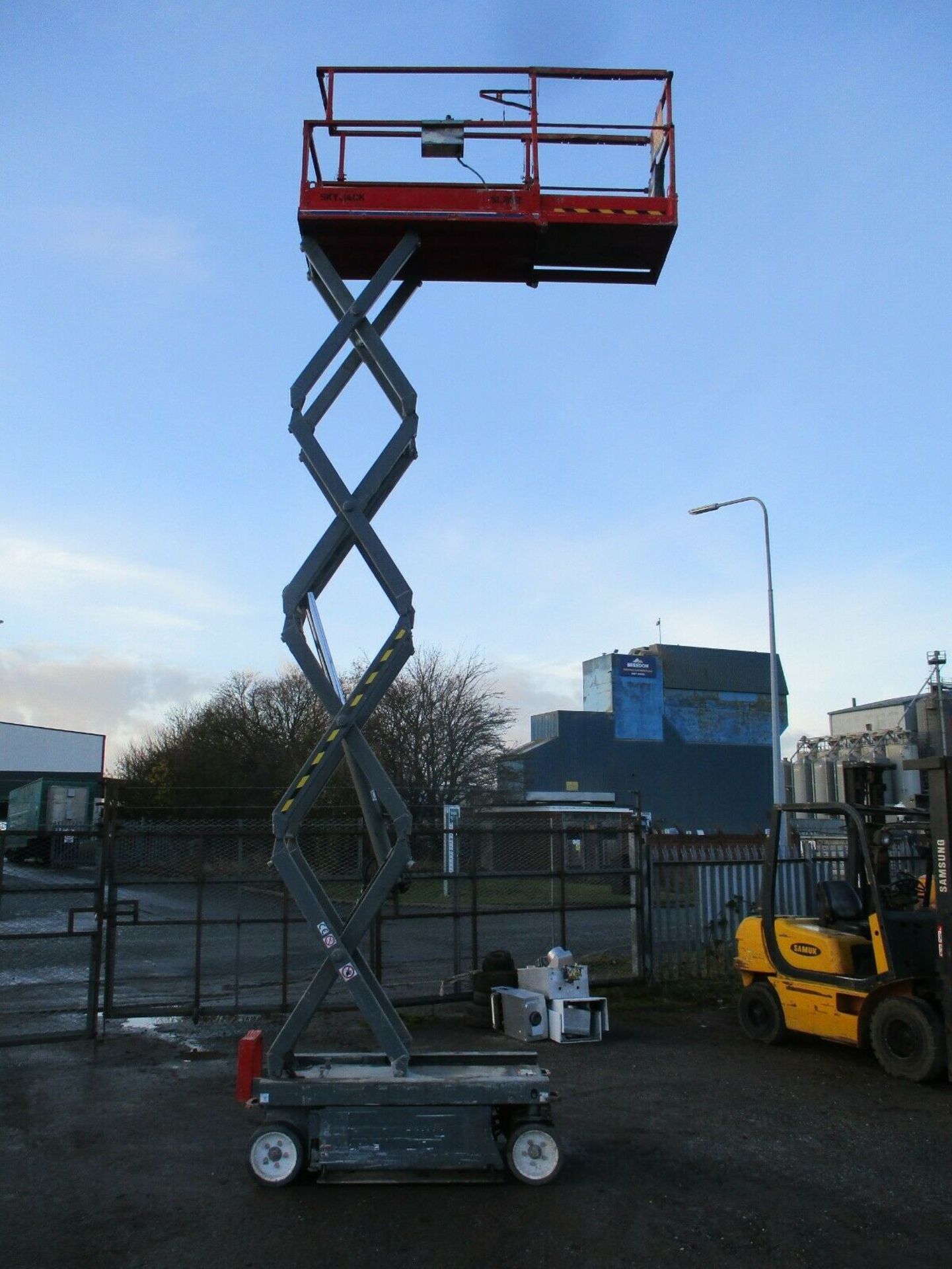 2013 Skyjack SJ3219 Scissor Lift Access Platform cherry picker genie 1932 - Image 2 of 6