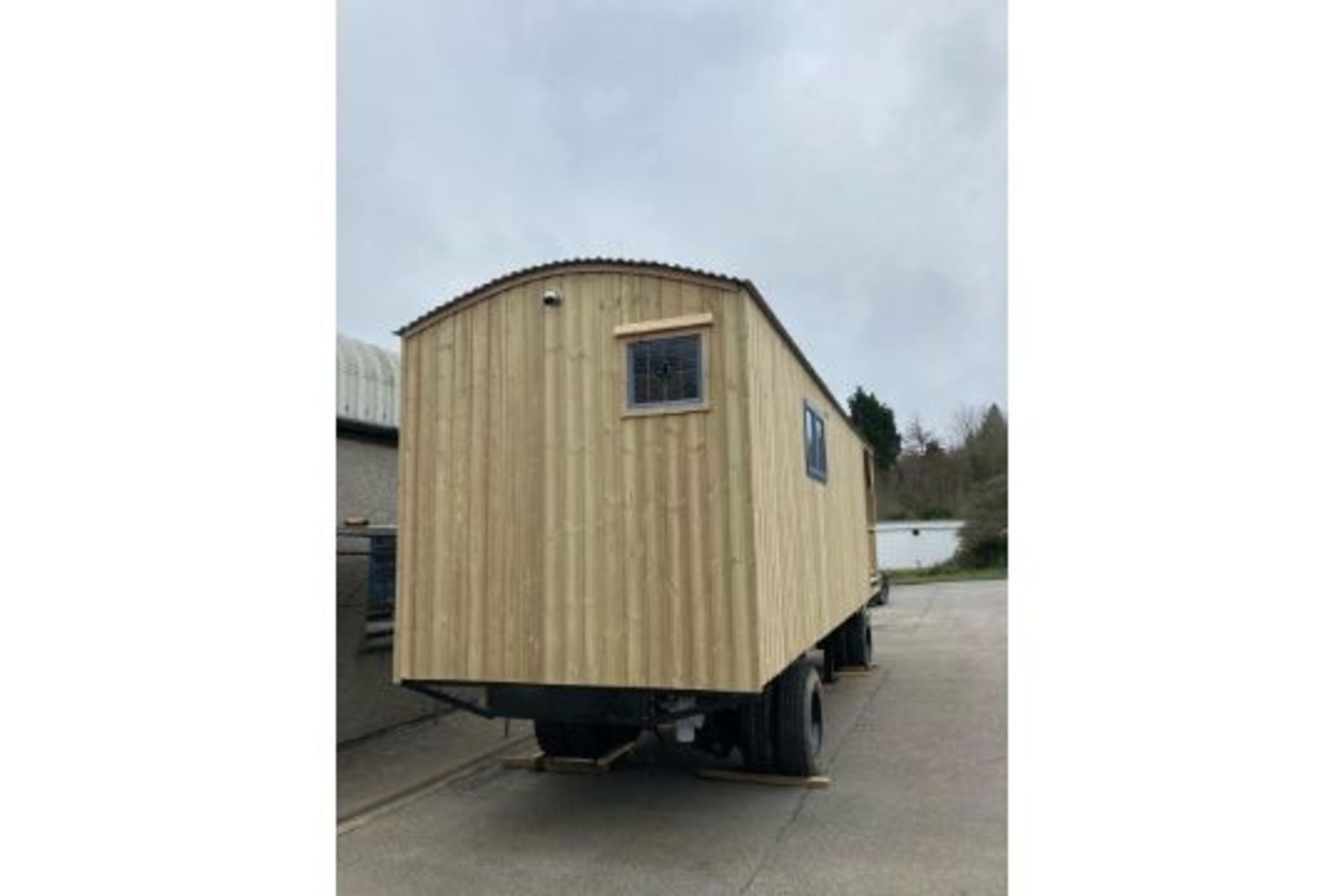 Shepherd's Hut, New & Unused, 26ft - Image 2 of 39