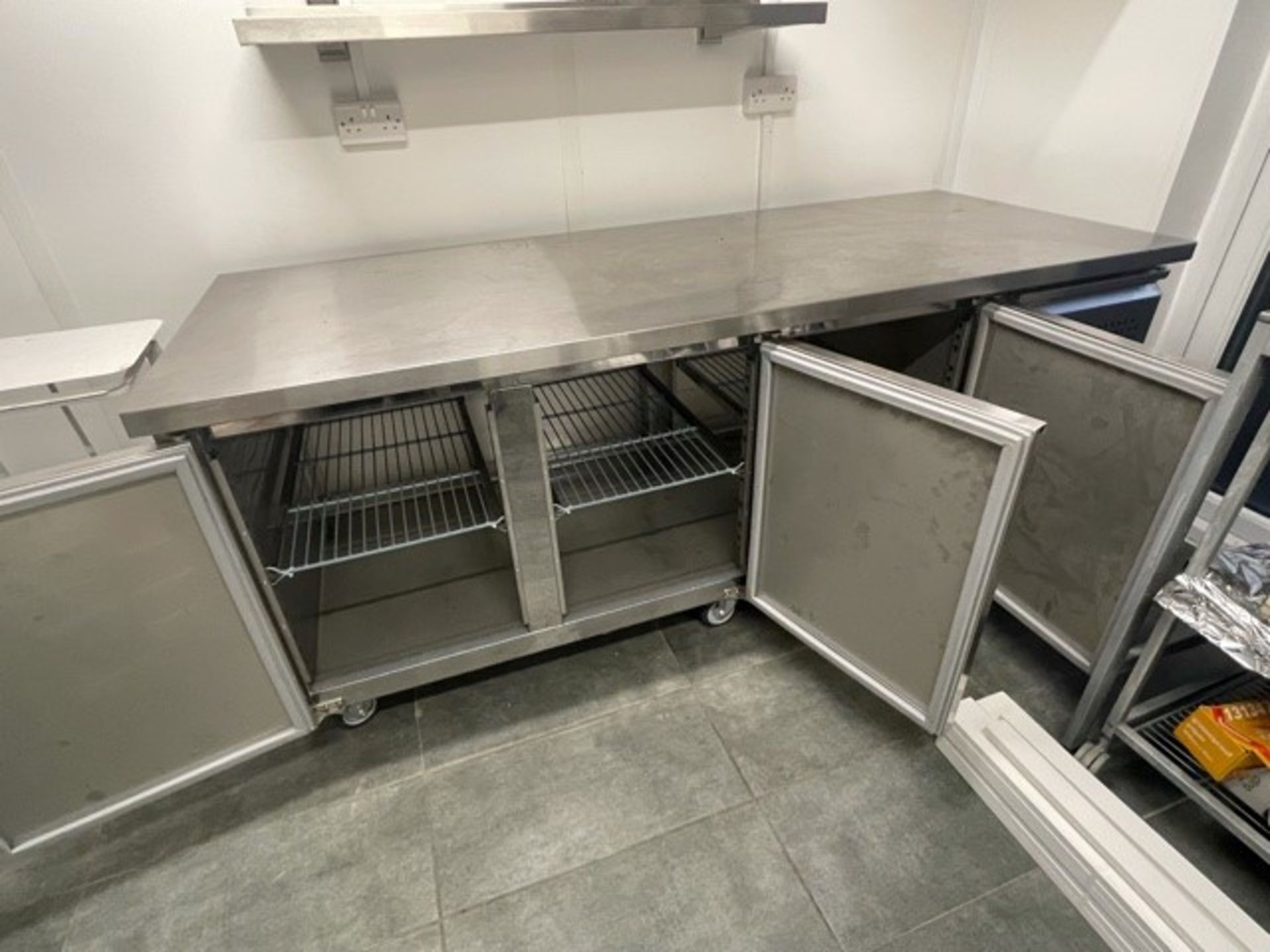 Refrigerated Counter for Bakery 3 doors