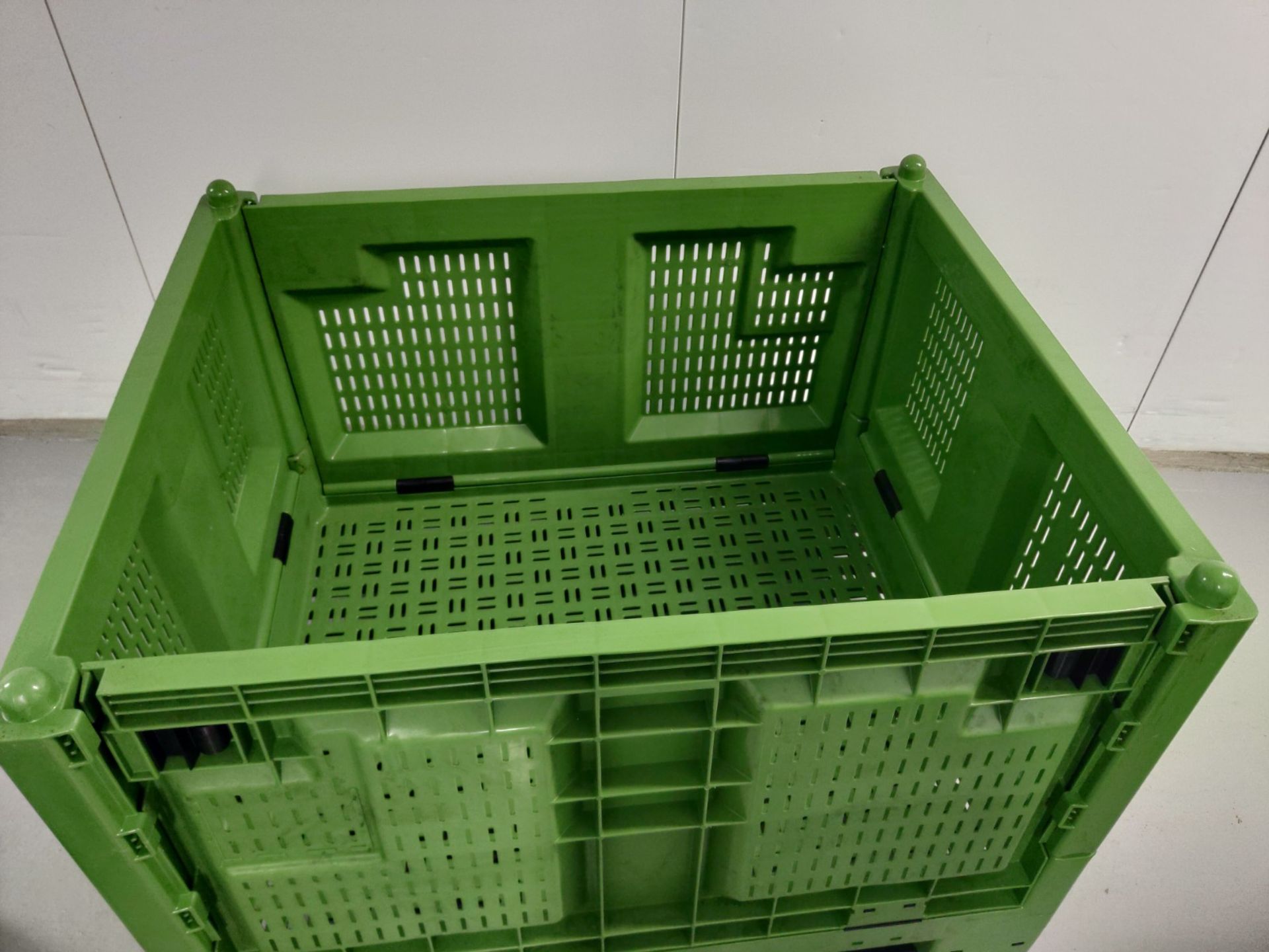 Beecraft Folding Storage Crate - Image 3 of 5