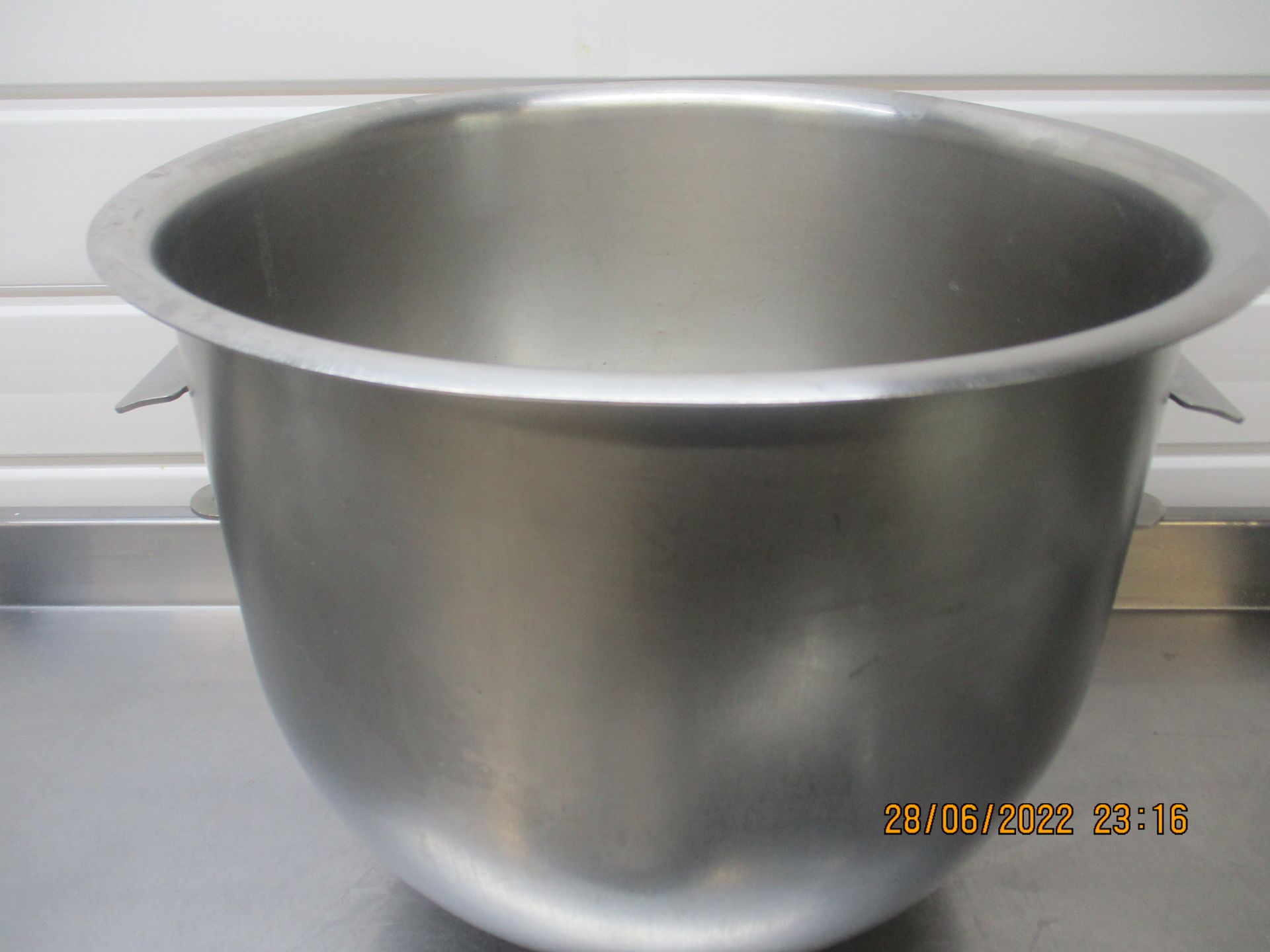 hobart bowl with 20 l capacity with hook and beater, No whisk - Image 2 of 2